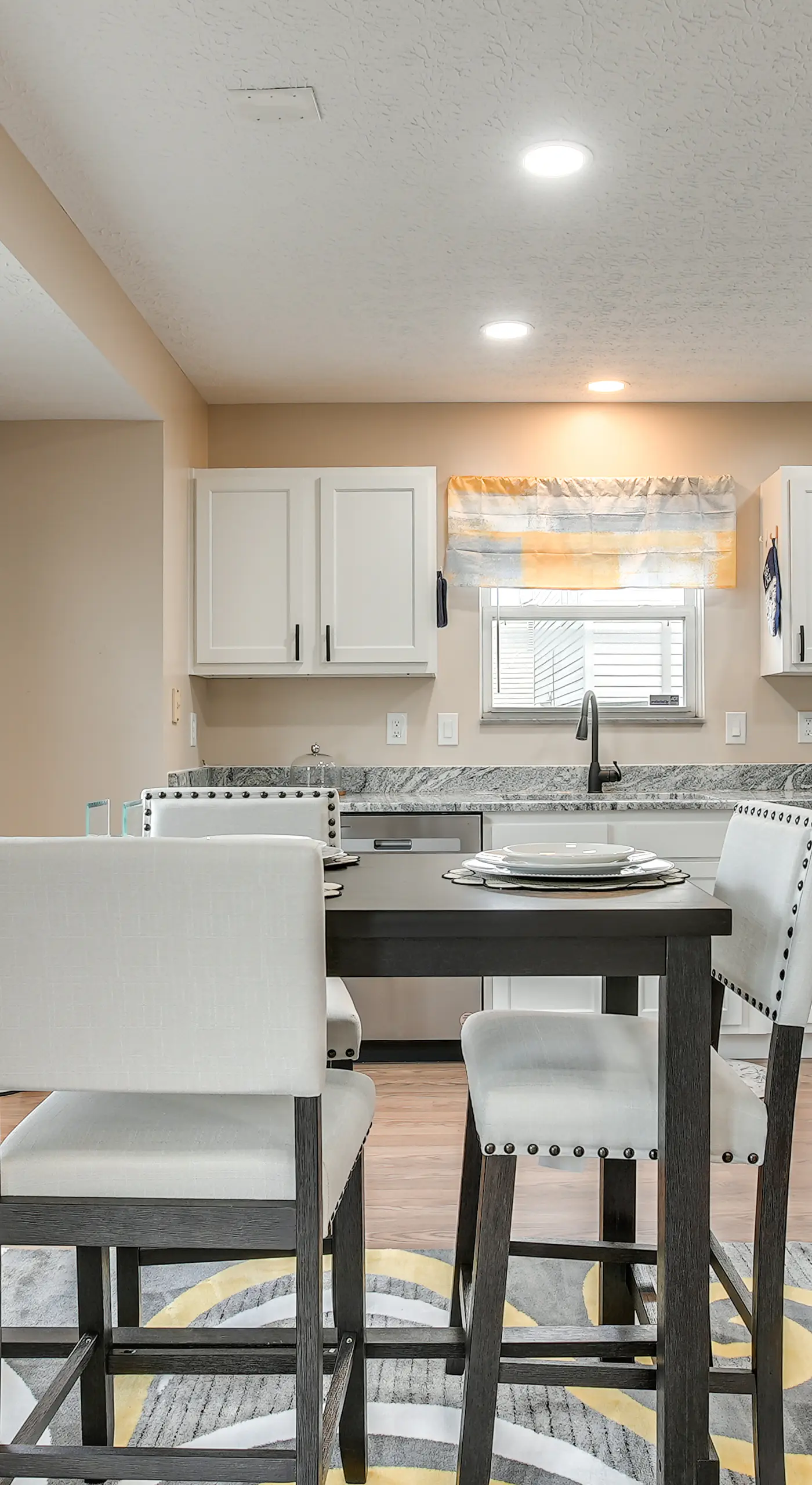 8 Mi to Downtown: Pet-Friendly Columbus Home