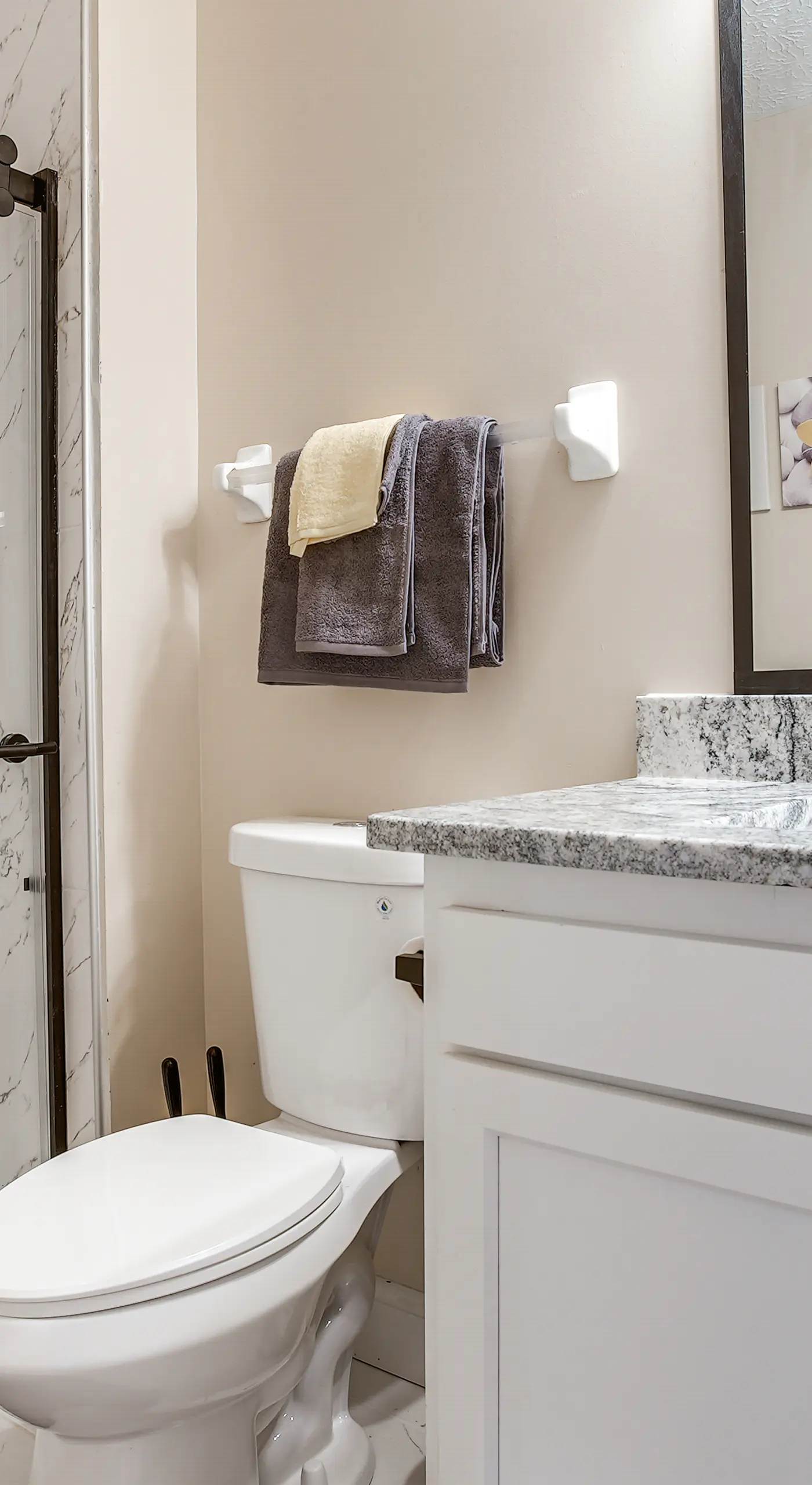 8 Mi to Downtown: Pet-Friendly Columbus Home