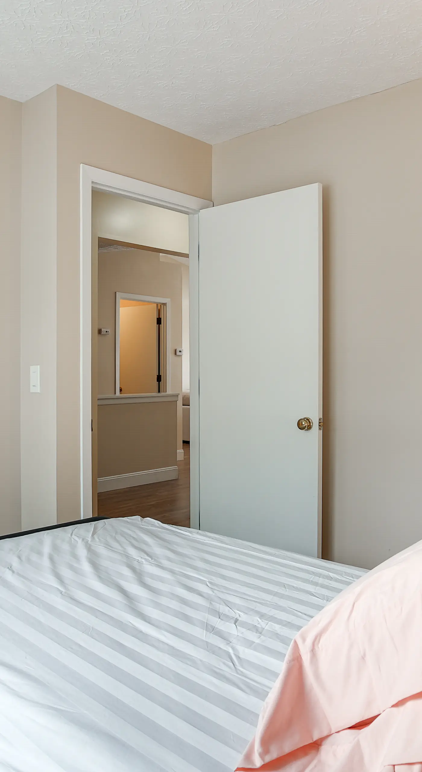 8 Mi to Downtown: Pet-Friendly Columbus Home