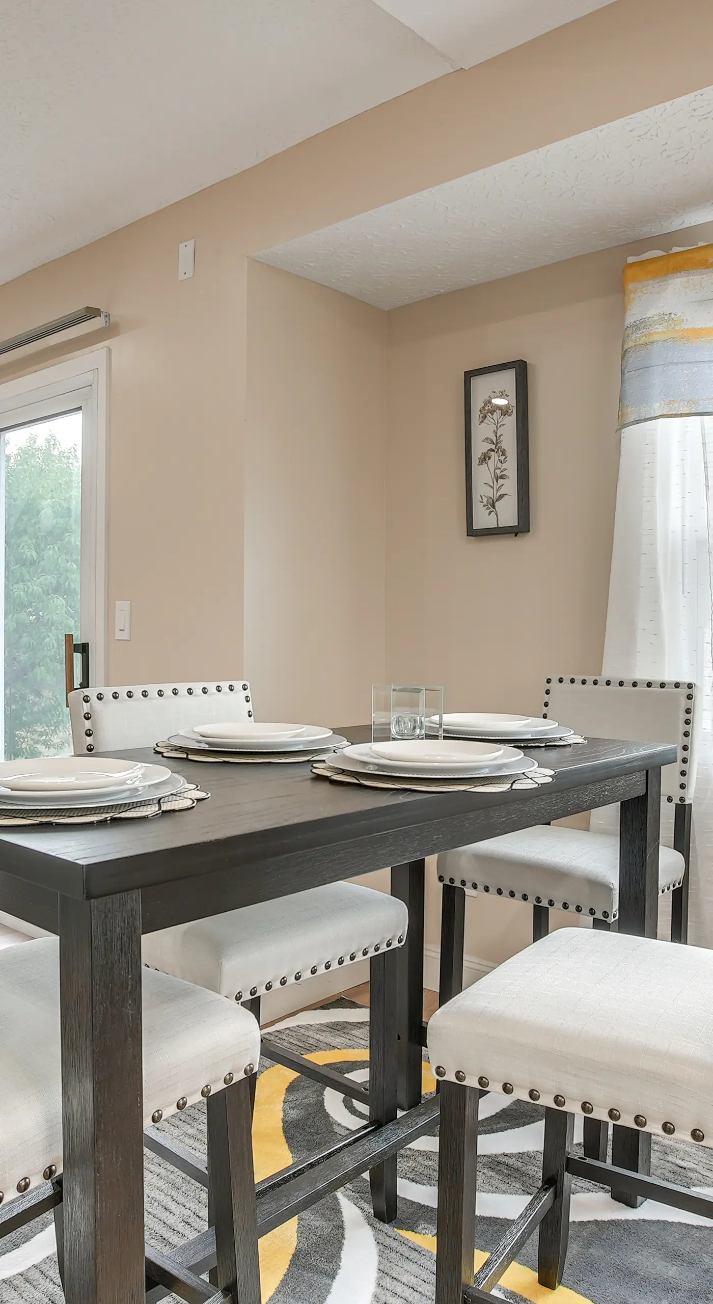 8 Mi to Downtown: Pet-Friendly Columbus Home