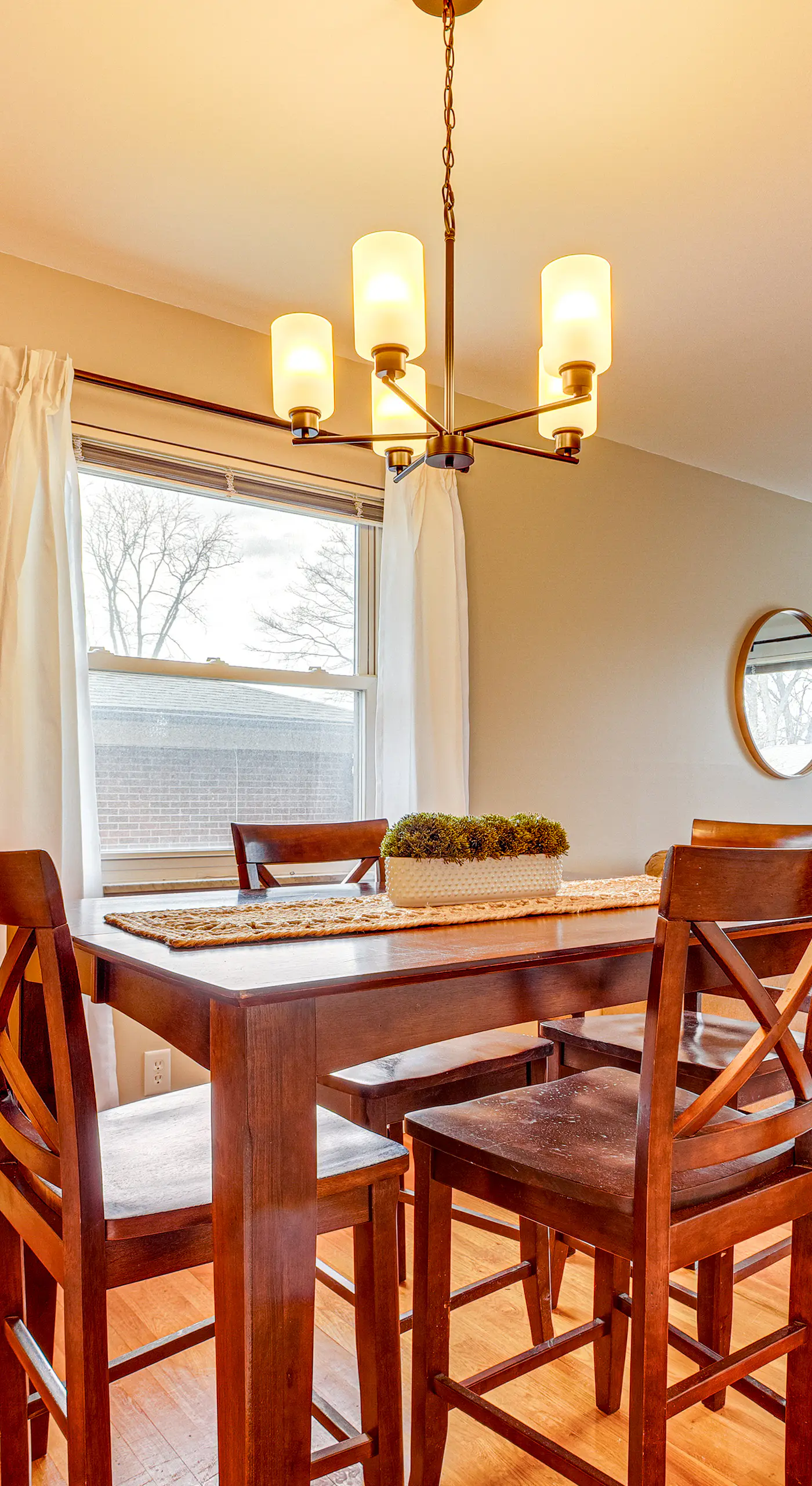 10 Mi to Dtwn: Pet-Friendly Retreat in Columbus