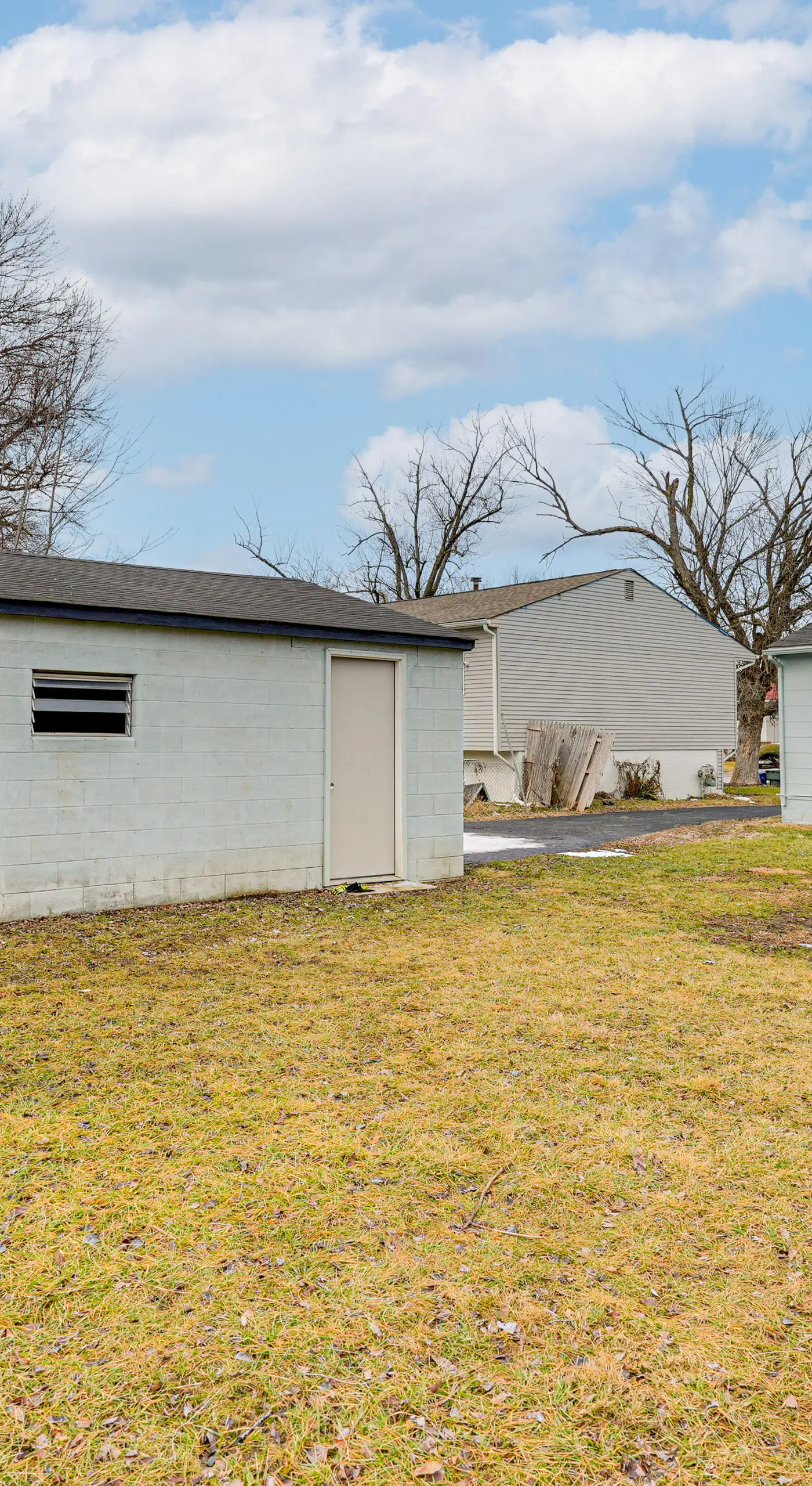 6 Mi to Downtown Columbus: Quiet Home w/ Yard
