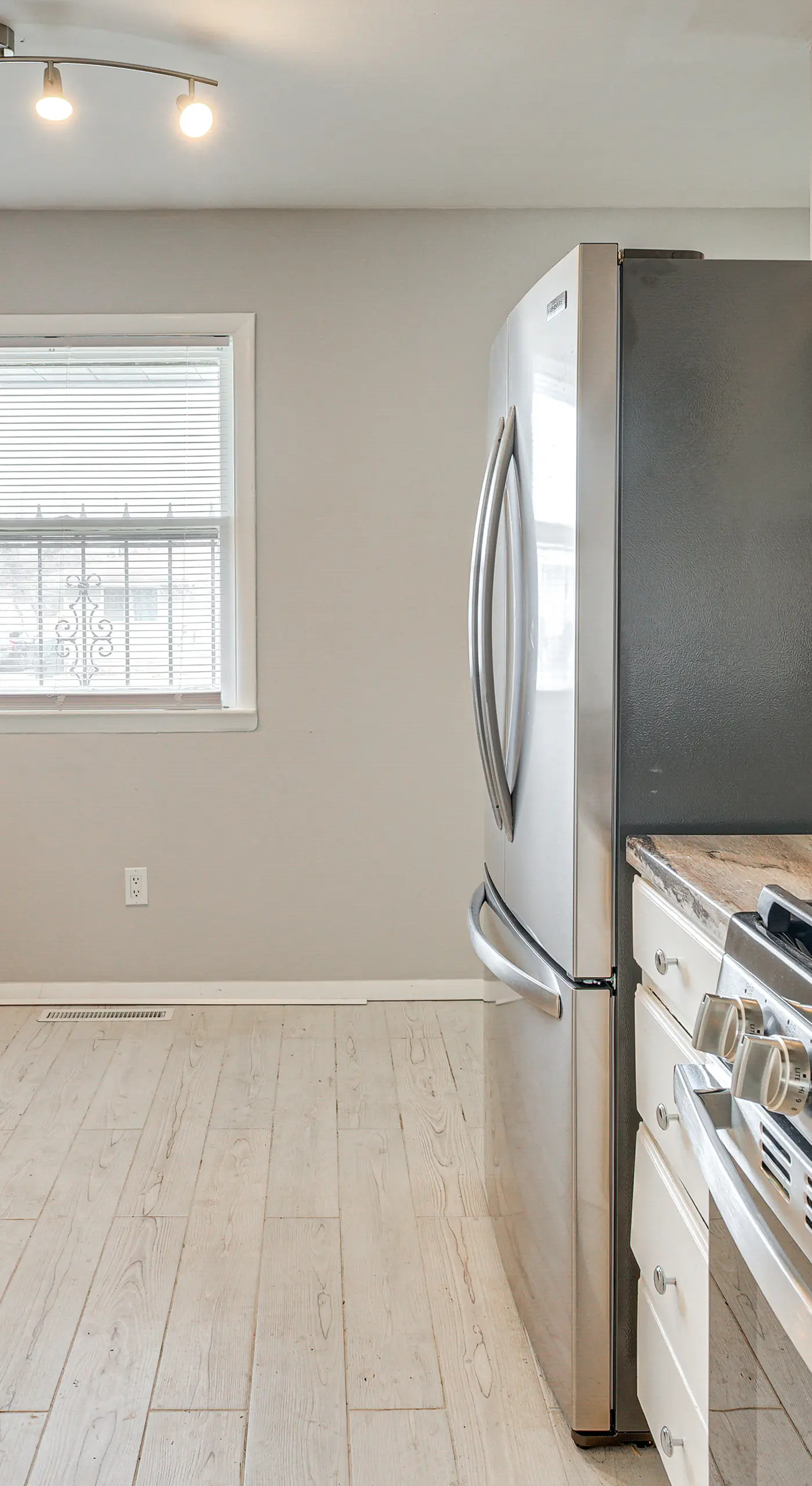 6 Mi to Downtown Columbus: Quiet Home w/ Yard