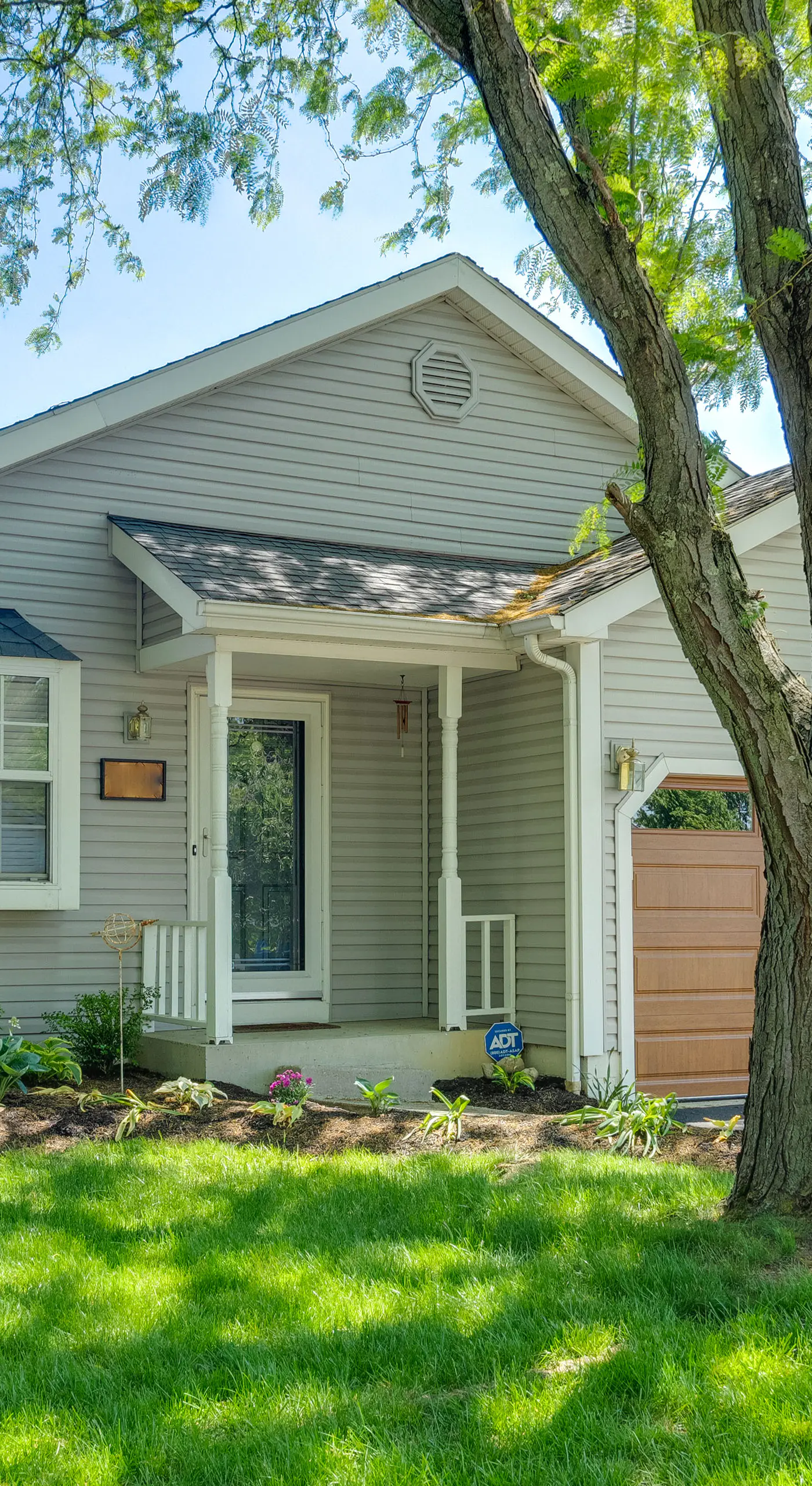 Castlerea Casa Columbus Home w/ Deck & Yard