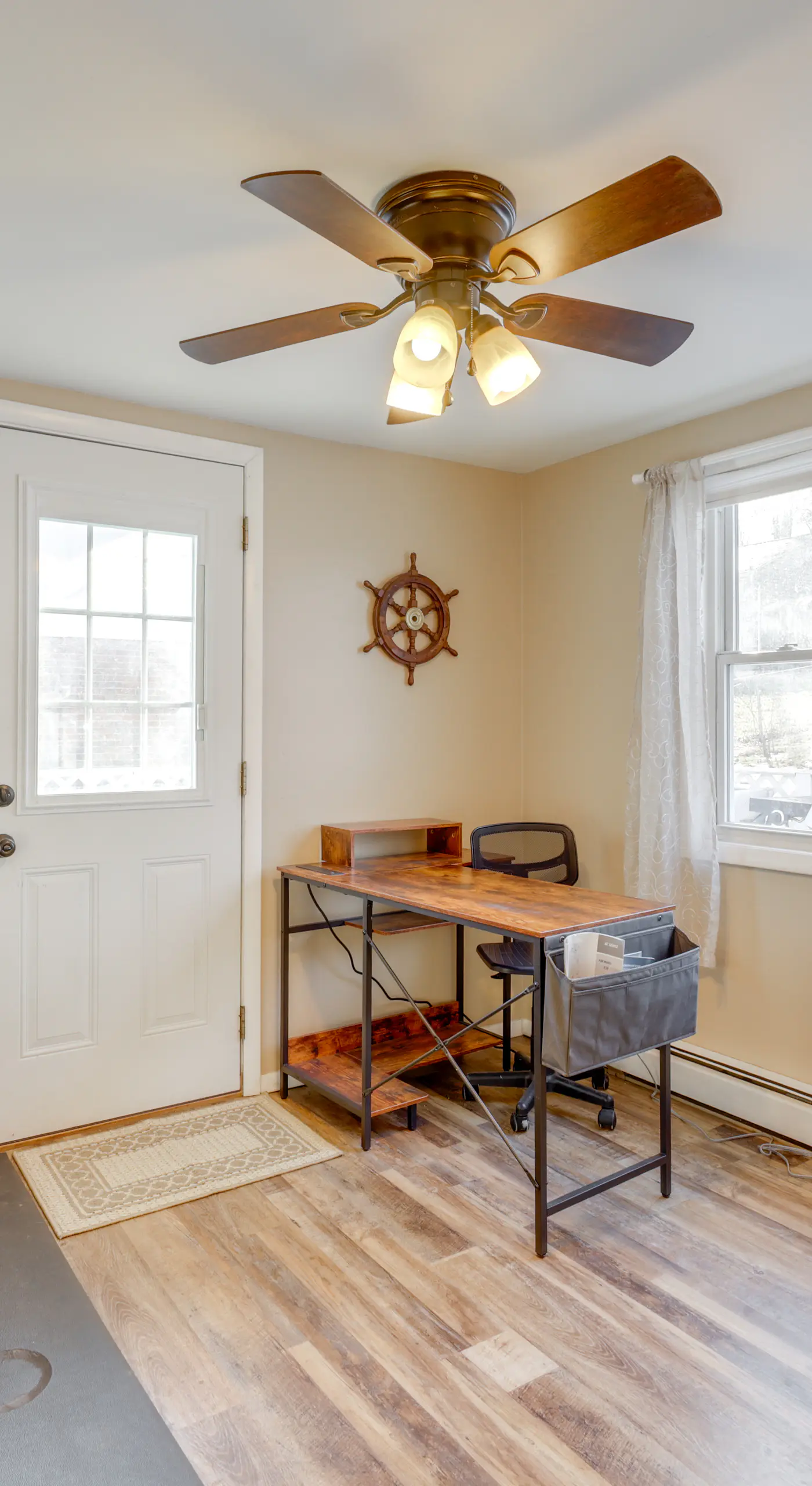 3 Mi to Englewood Dam: Pet-Friendly Home w/ Yard!
