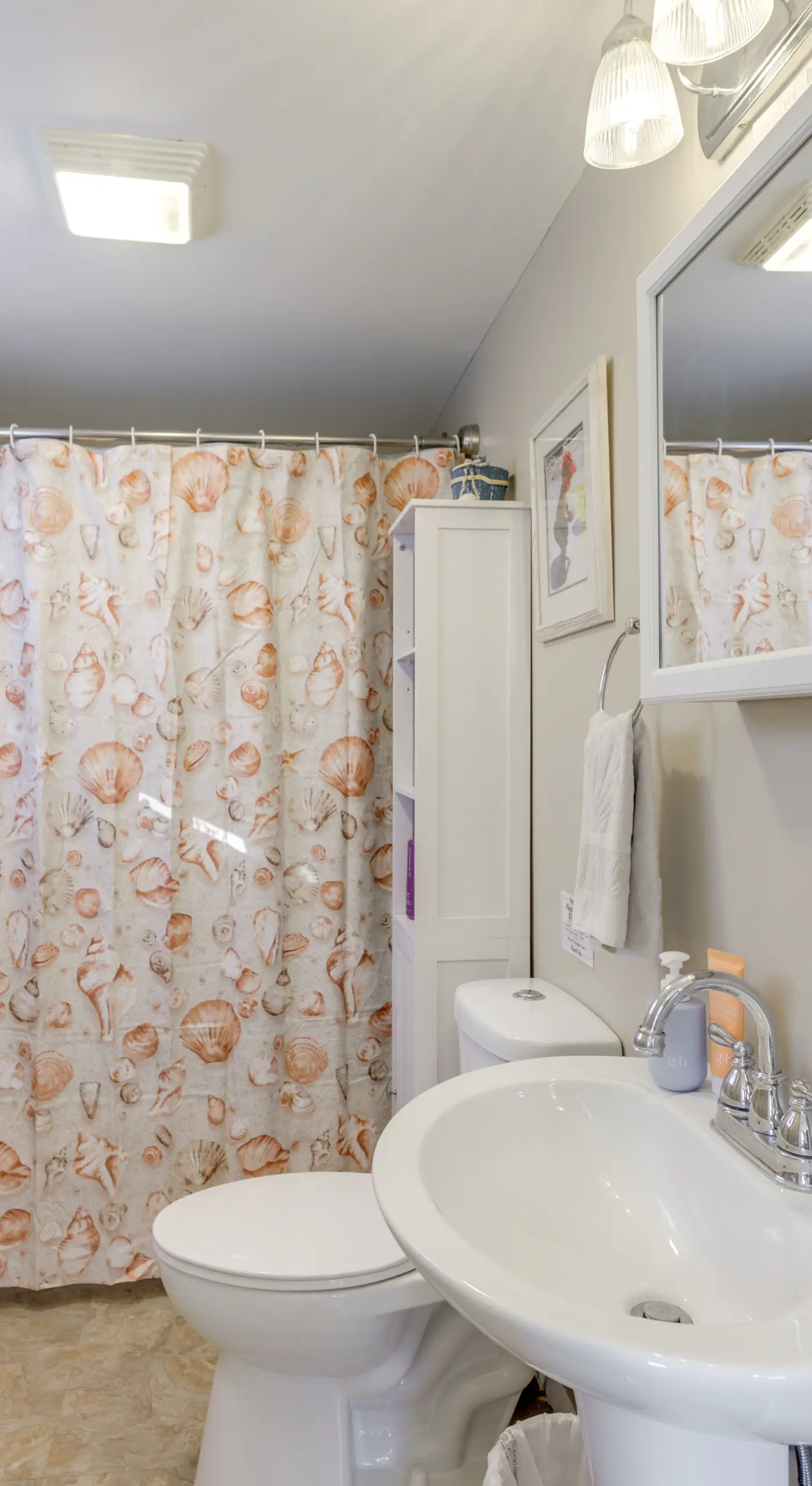 3 Mi to Englewood Dam: Pet-Friendly Home w/ Yard!