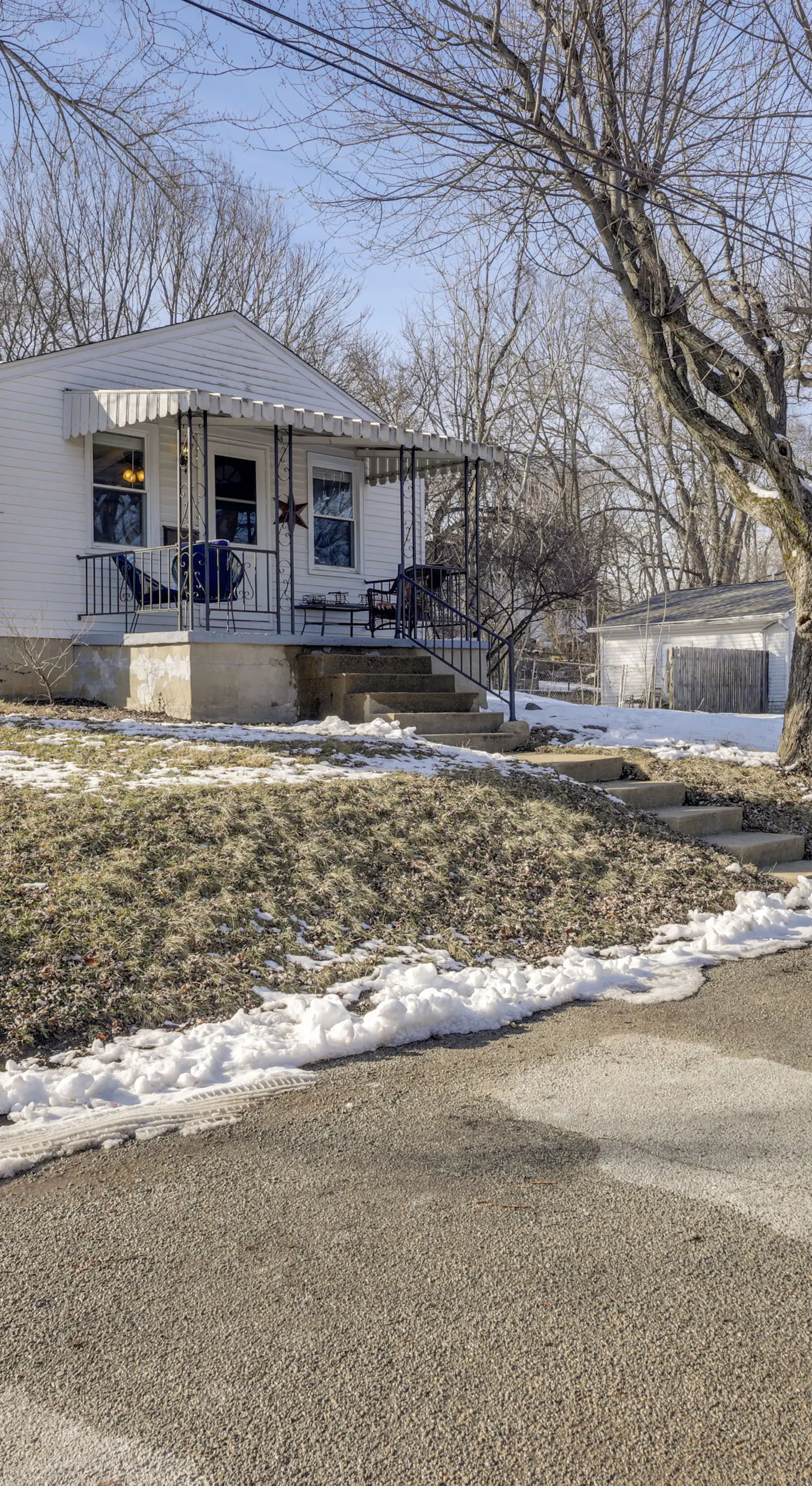 3 Mi to Englewood Dam: Pet-Friendly Home w/ Yard!