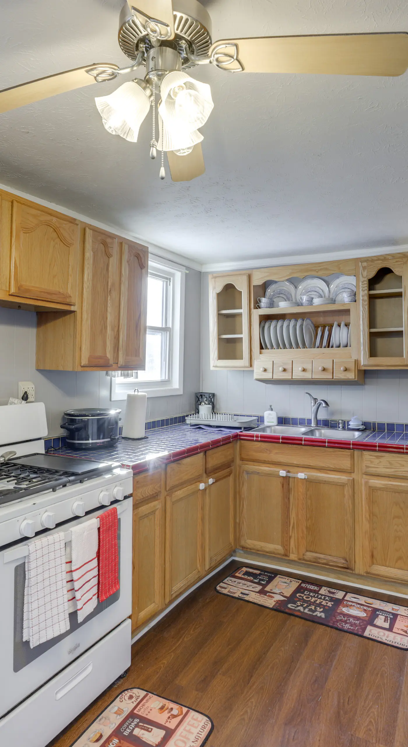 3 Mi to Englewood Dam: Pet-Friendly Home w/ Yard!