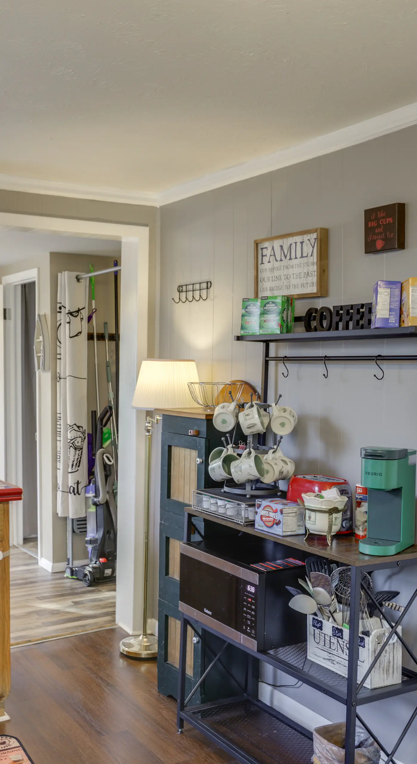 3 Mi to Englewood Dam: Pet-Friendly Home w/ Yard!