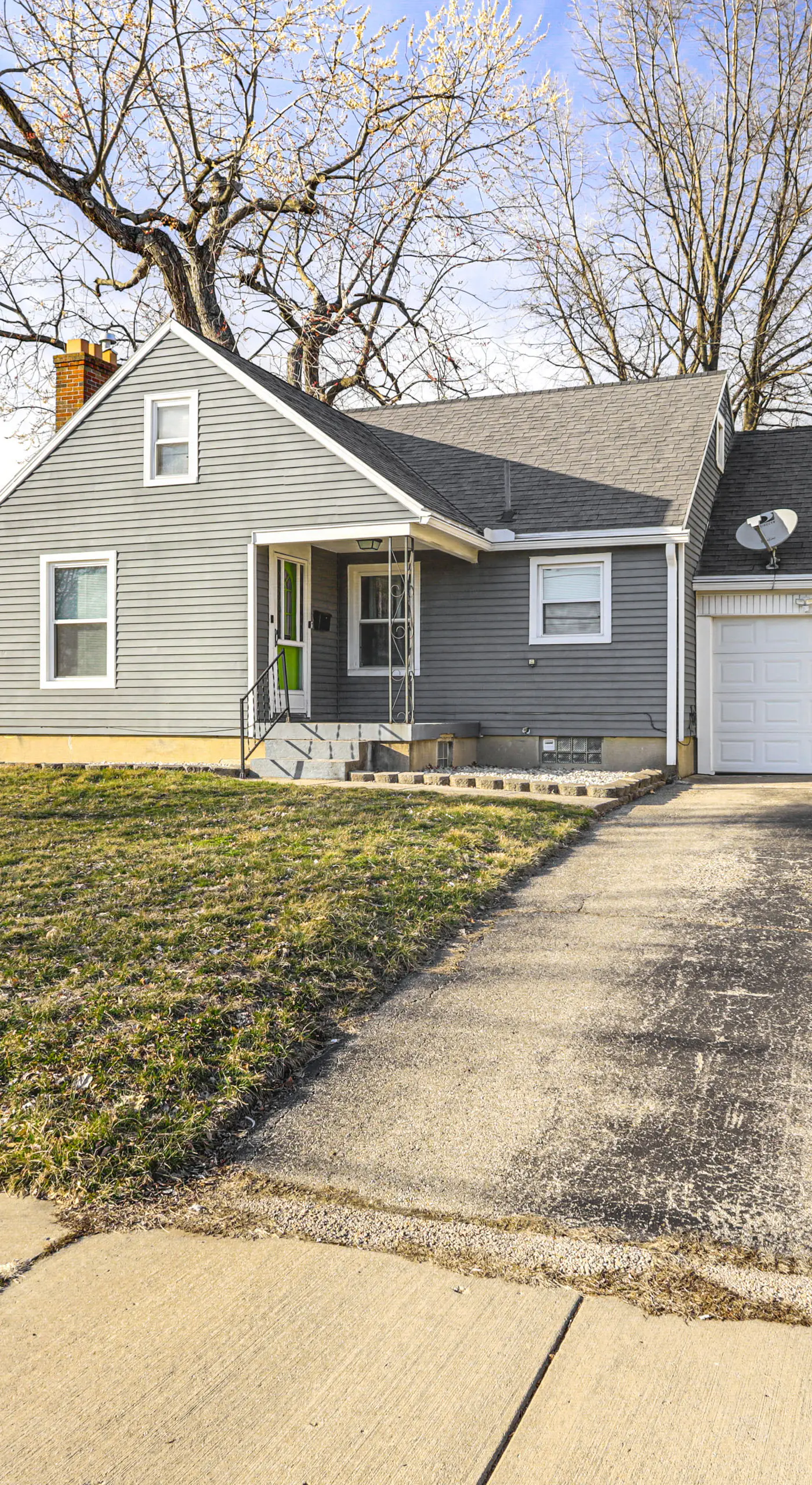 2 Mi to UD: Pet-Friendly Home w/ Fenced Yard!