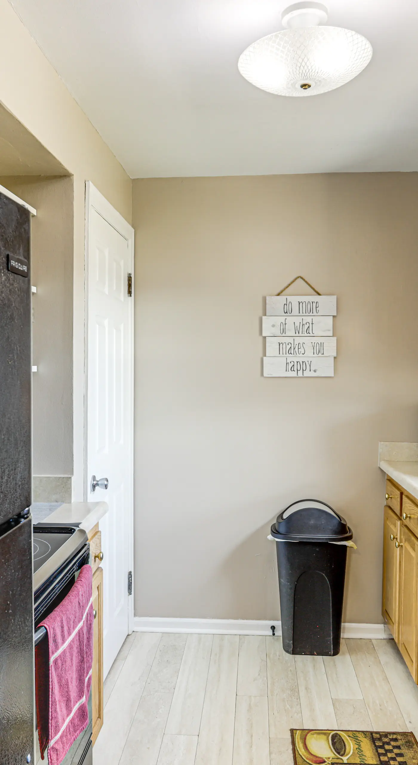 2 Mi to UD: Pet-Friendly Home w/ Fenced Yard!