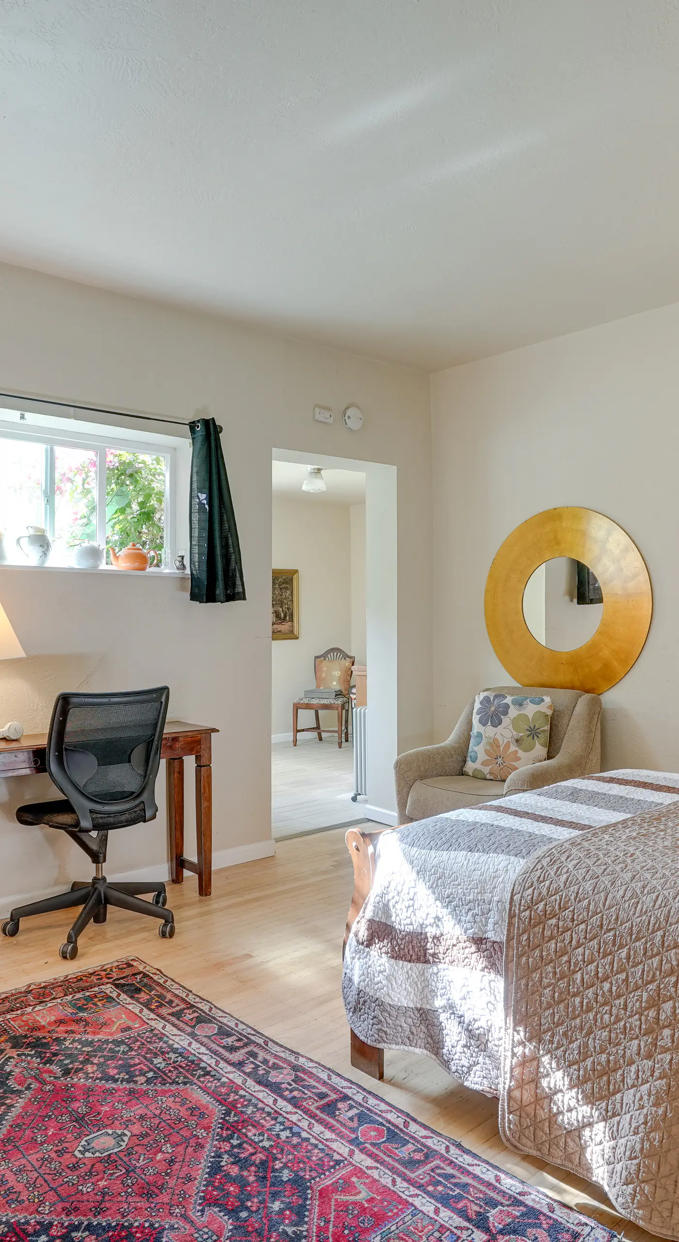 Downtown Oakland Studio, 6 Mi to Toll Plaza Beach!