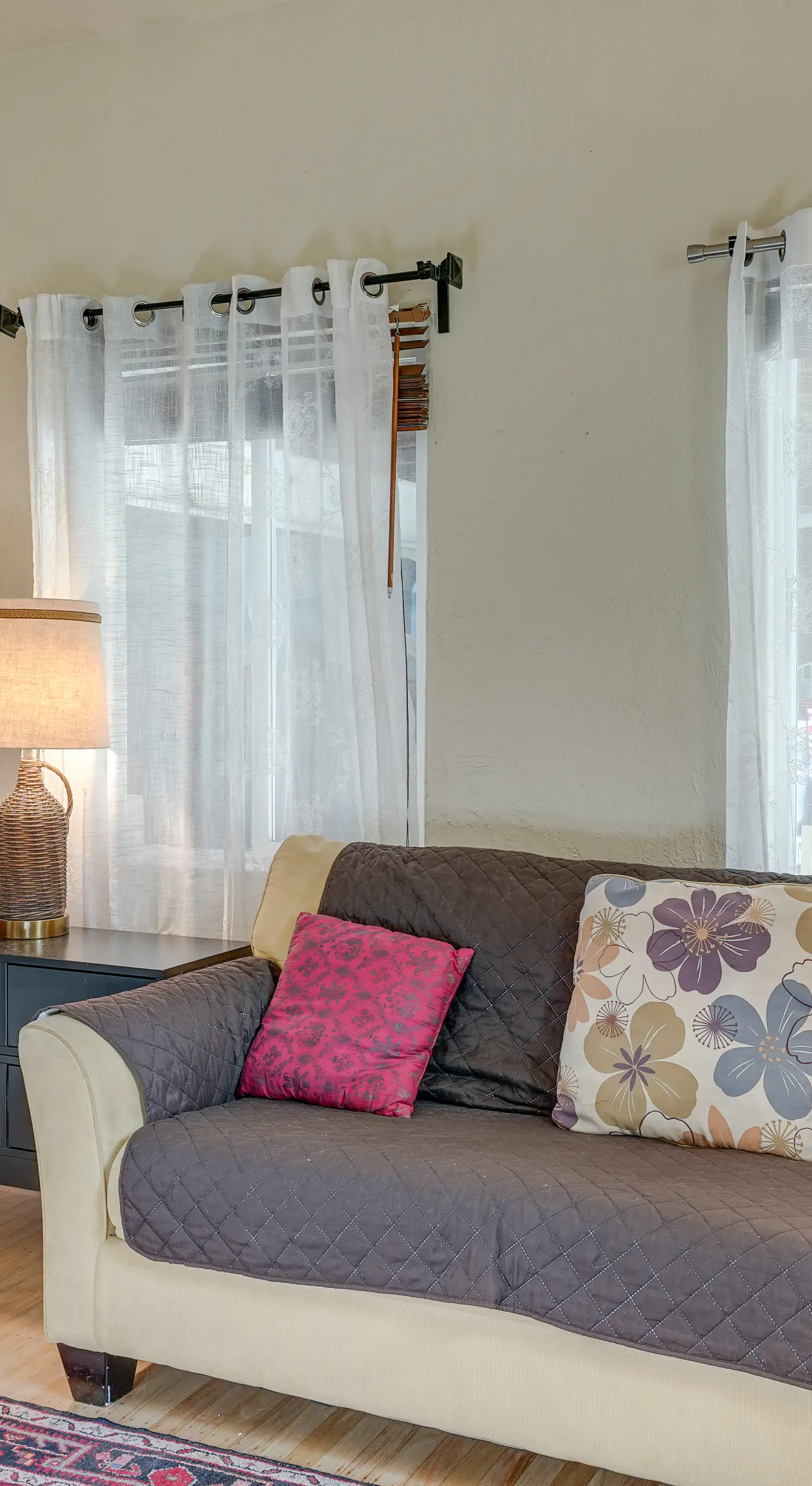 Downtown Oakland Studio, 6 Mi to Toll Plaza Beach!