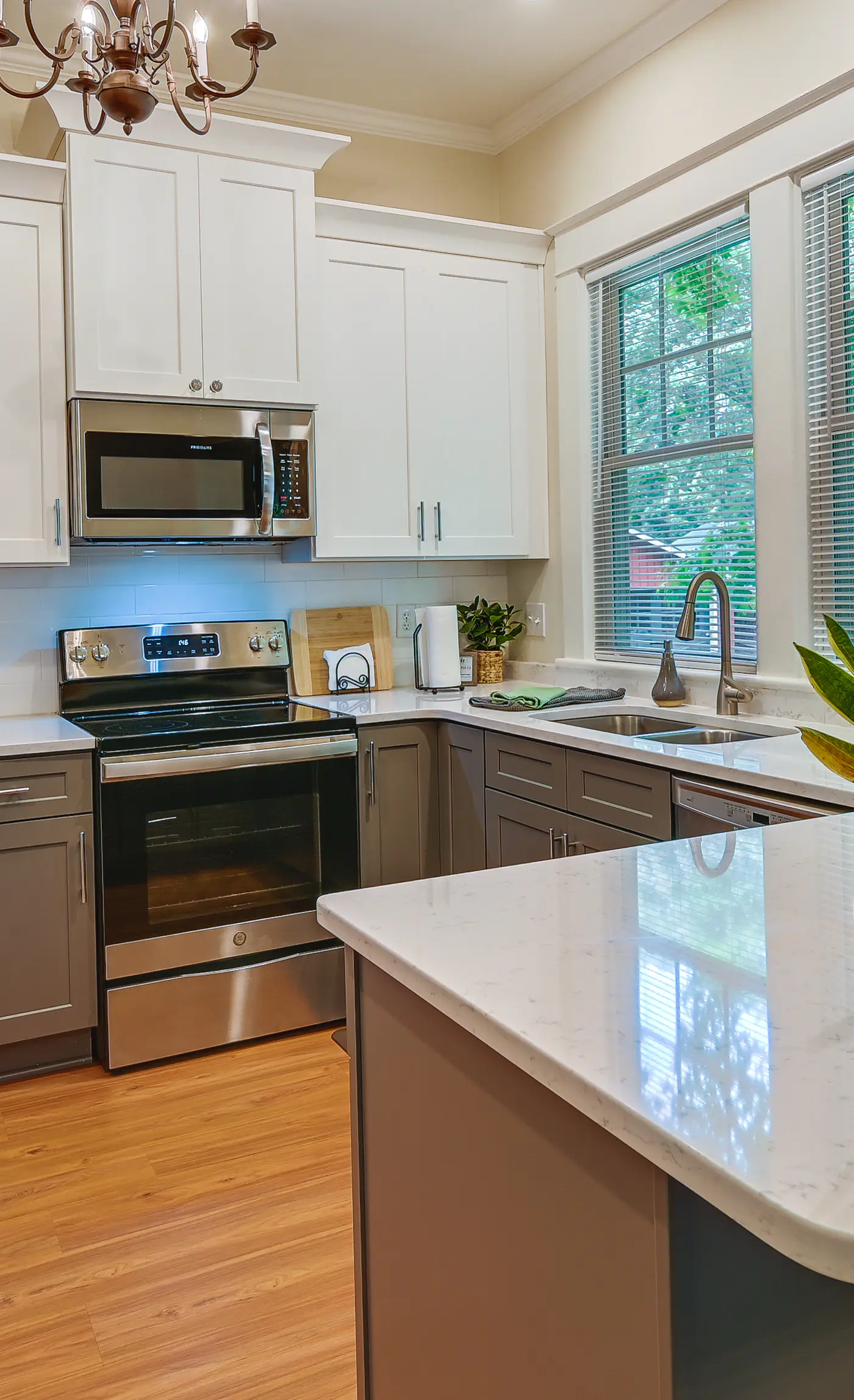 Cozy ‘Casa Verde’ Getaway - 1 Mi to UNCG Campus