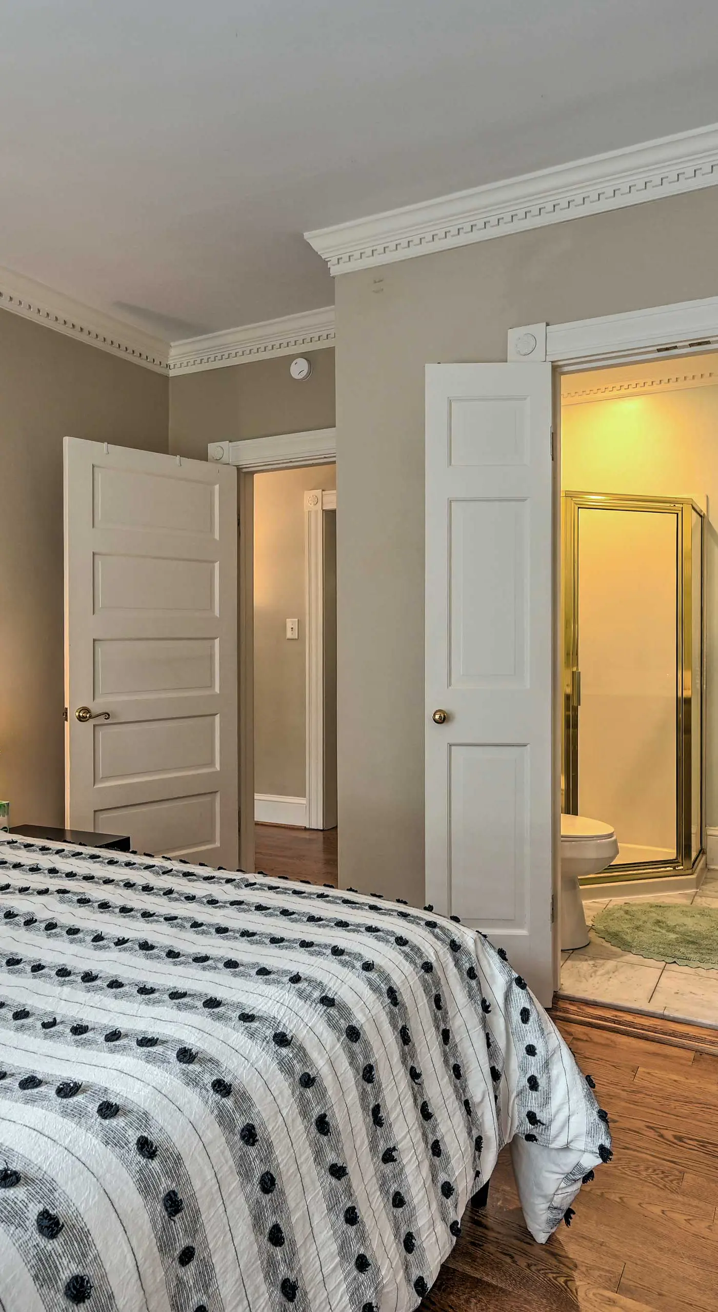 Bright Greensboro Escape ~ 1 Mi to Downtown