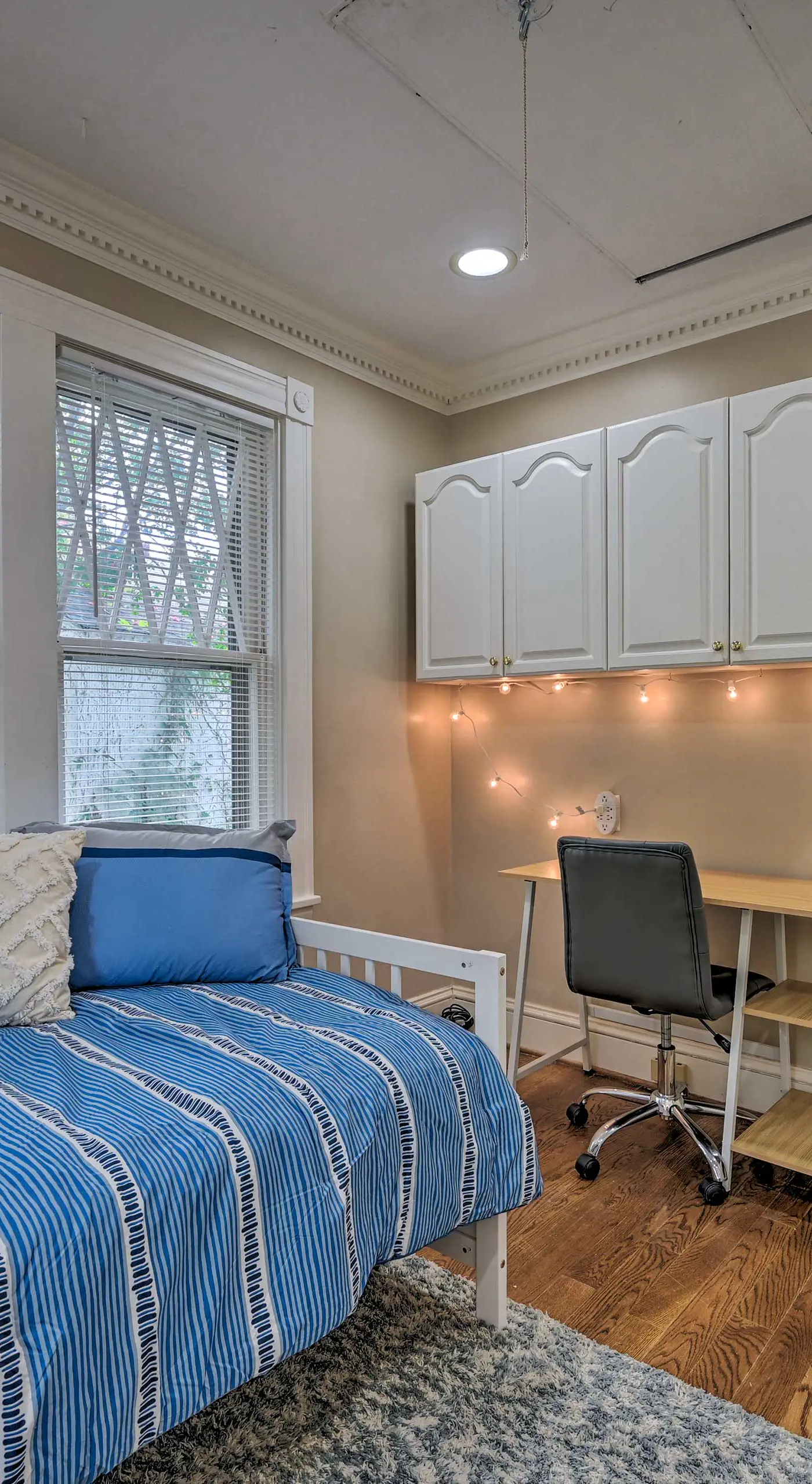 Bright Greensboro Escape ~ 1 Mi to Downtown