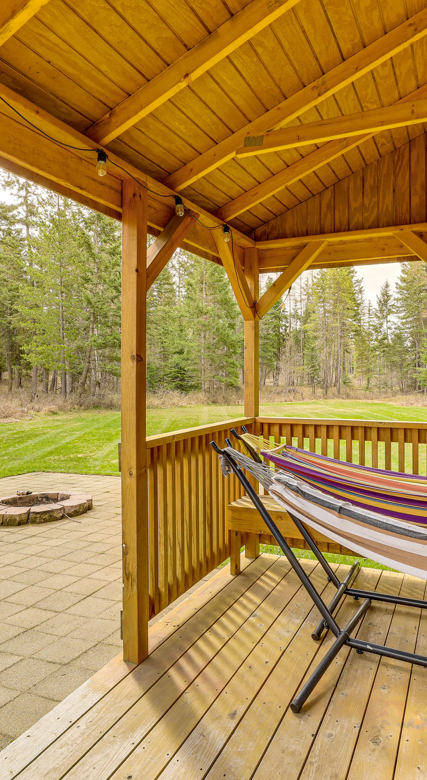 Columbia Falls Private Retreat: Pool Table & Deck!