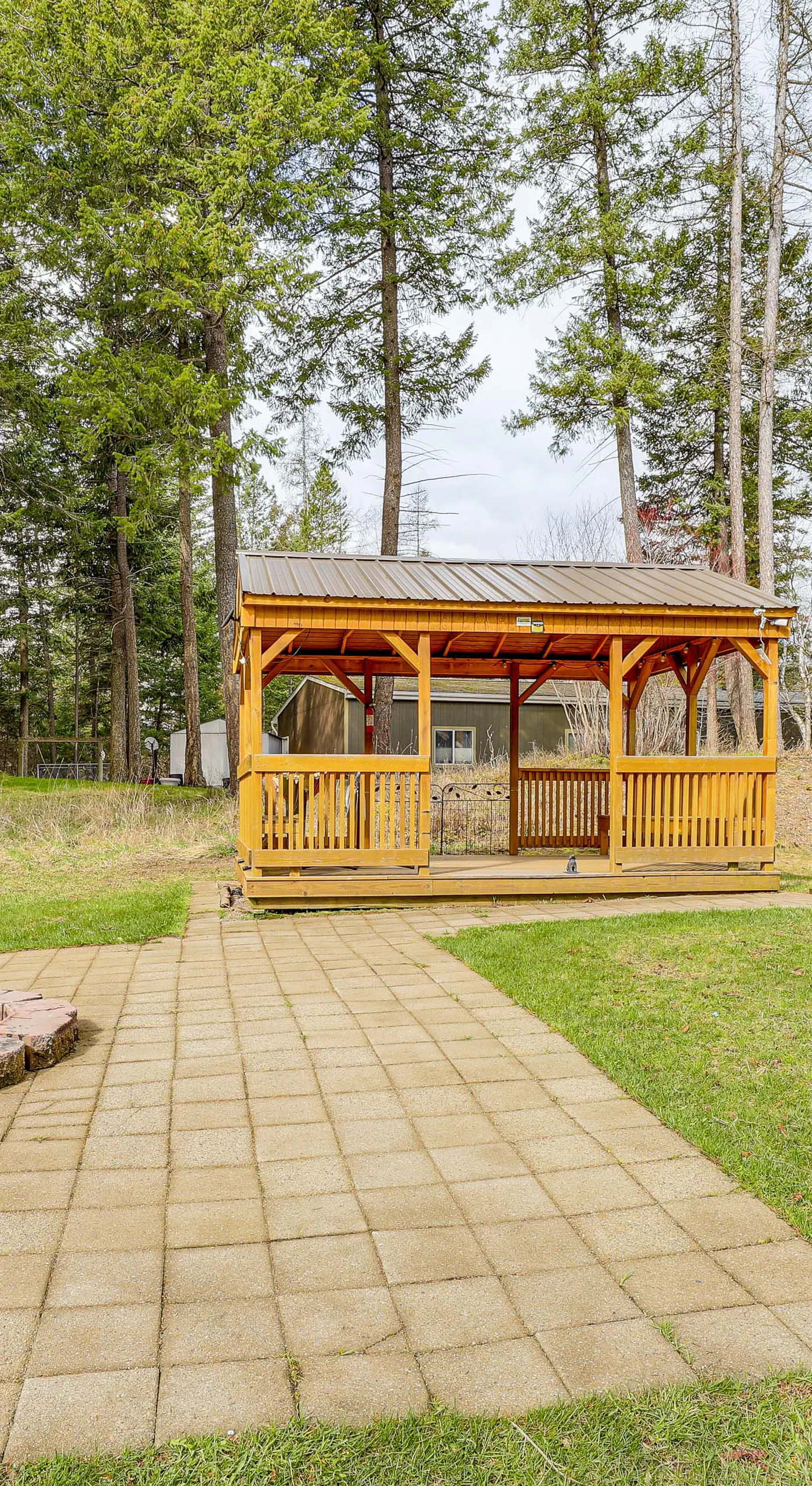 Columbia Falls Private Retreat: Pool Table & Deck!