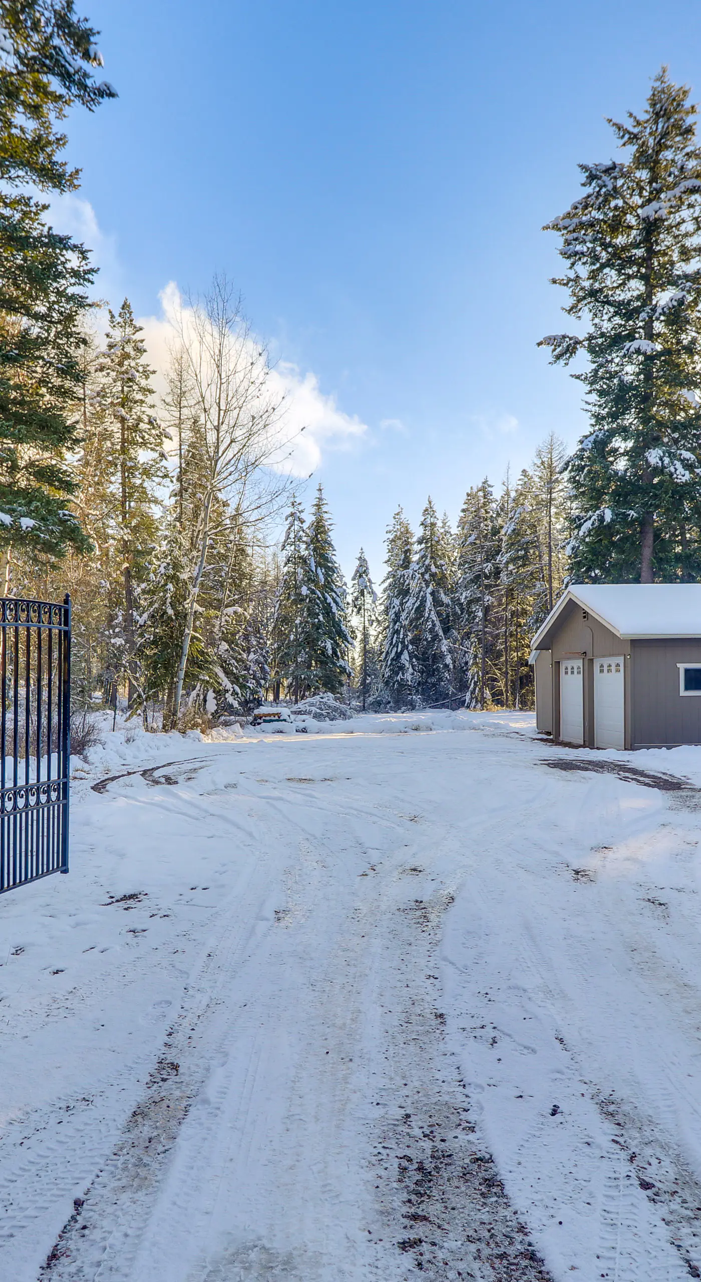 Columbia Falls Private Retreat: Pool Table & Deck!