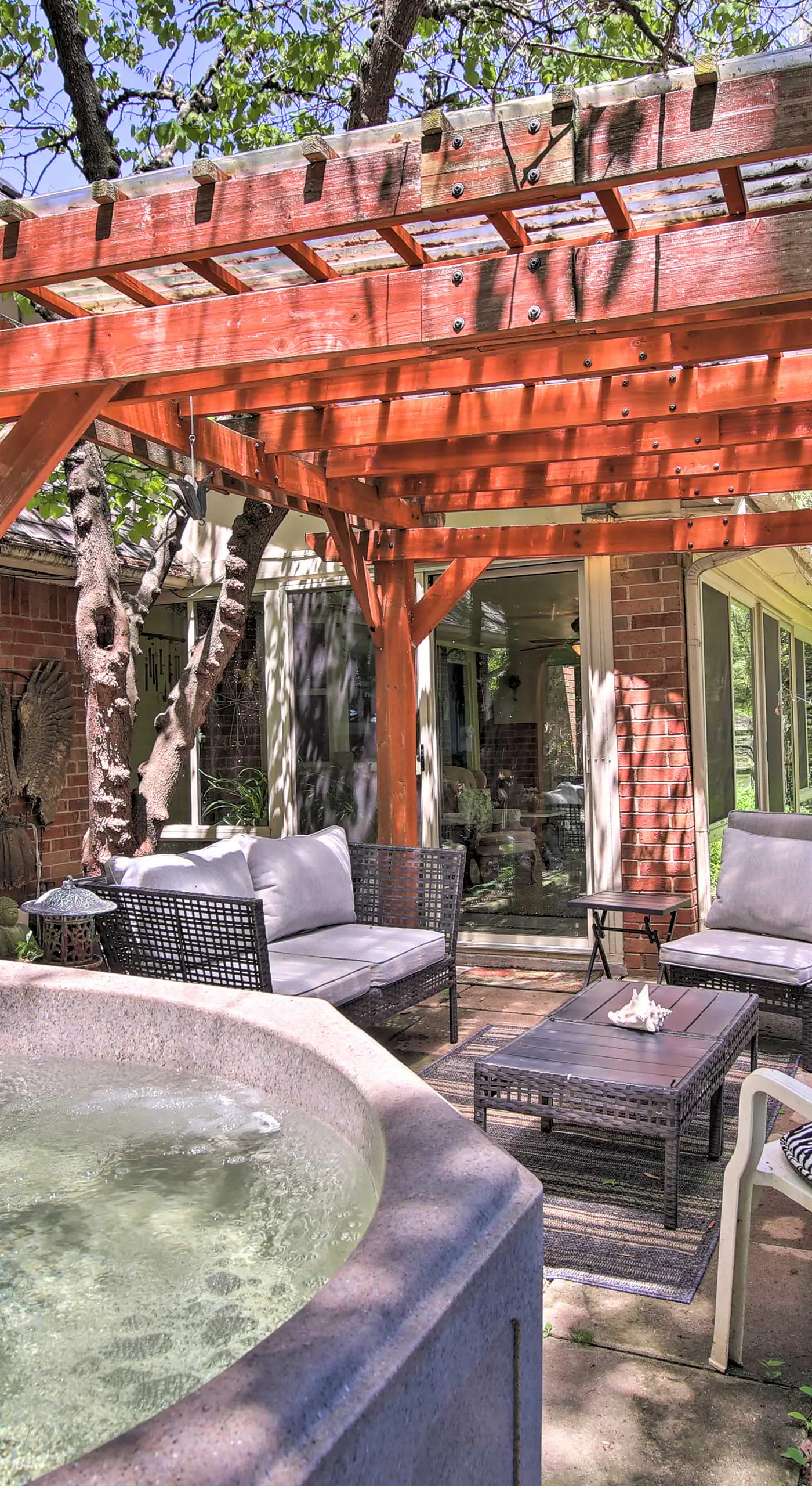 Private Home w/ Hot Tub & Patio Near Dtwn Tulsa