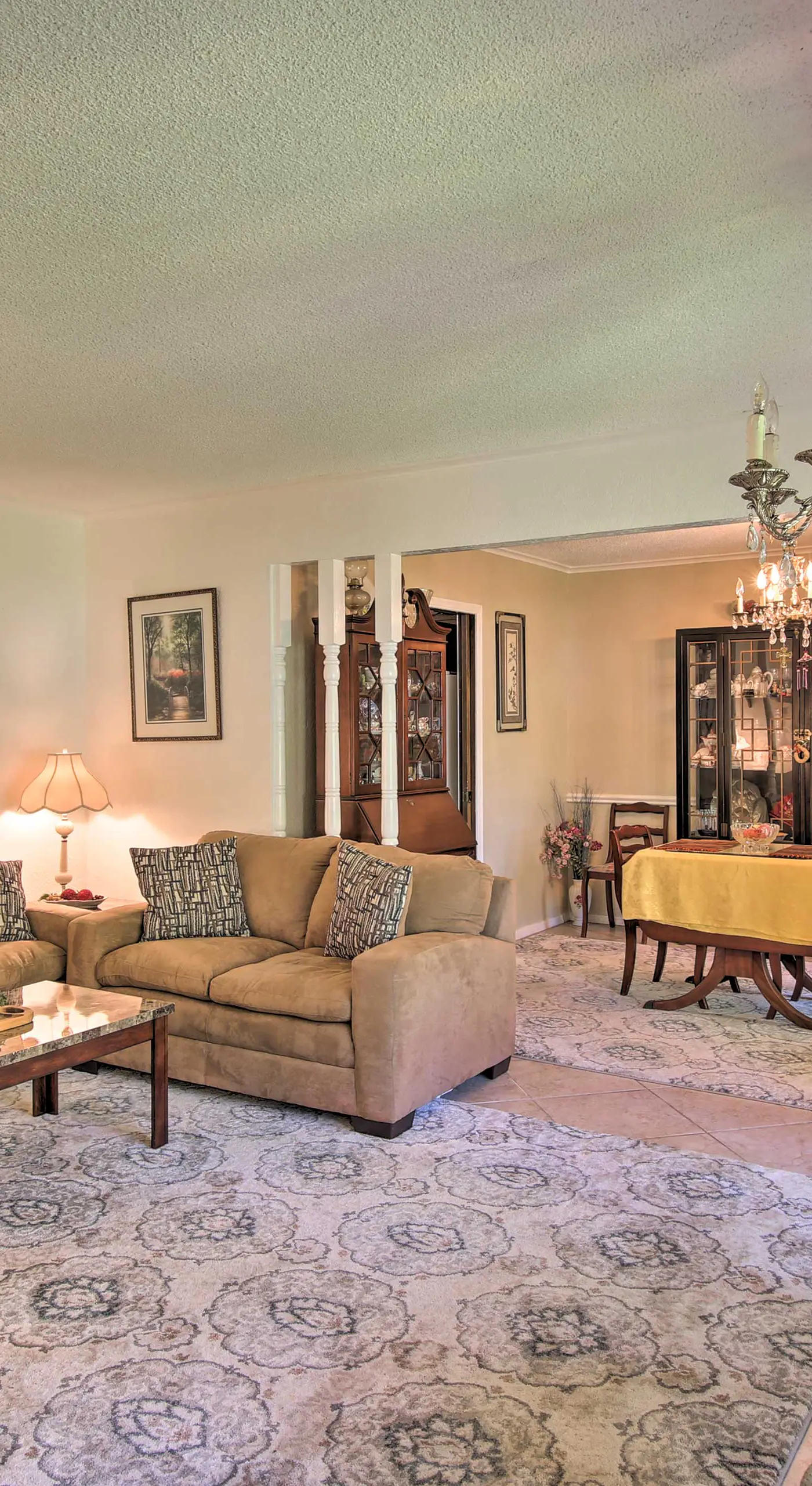 Private Home w/ Hot Tub & Patio Near Dtwn Tulsa