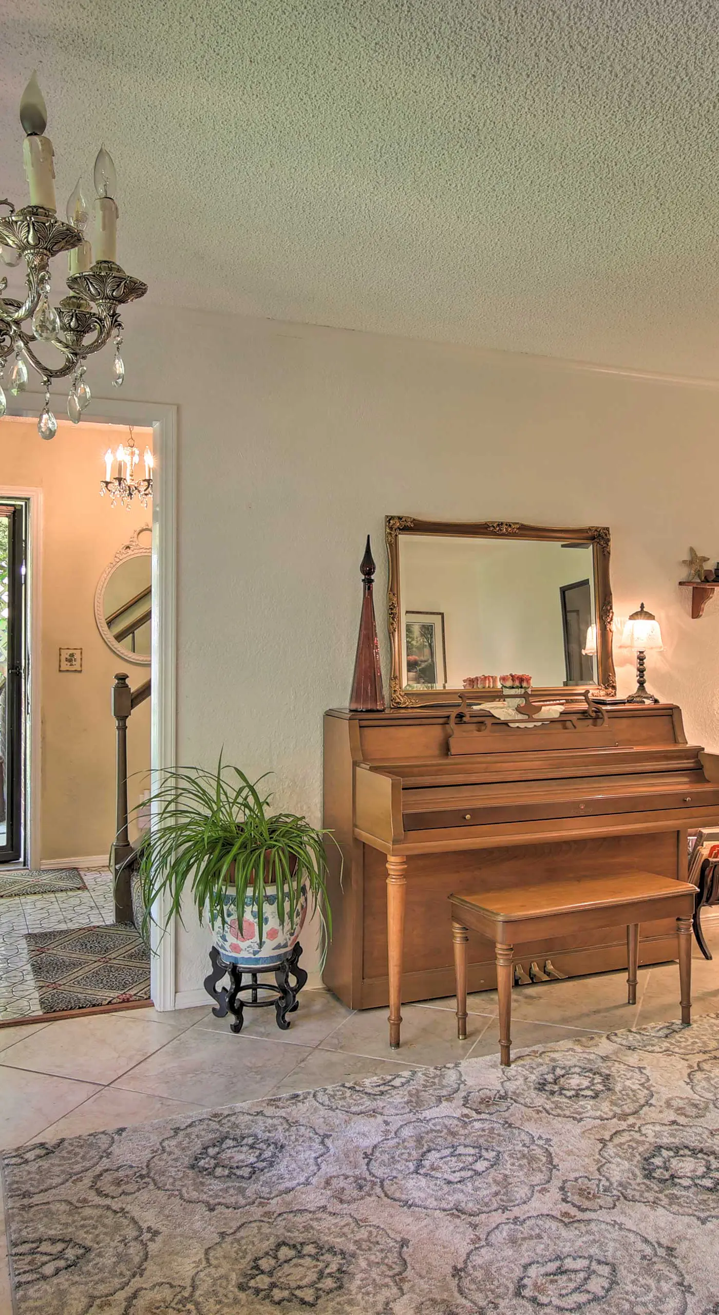 Private Home w/ Hot Tub & Patio Near Dtwn Tulsa