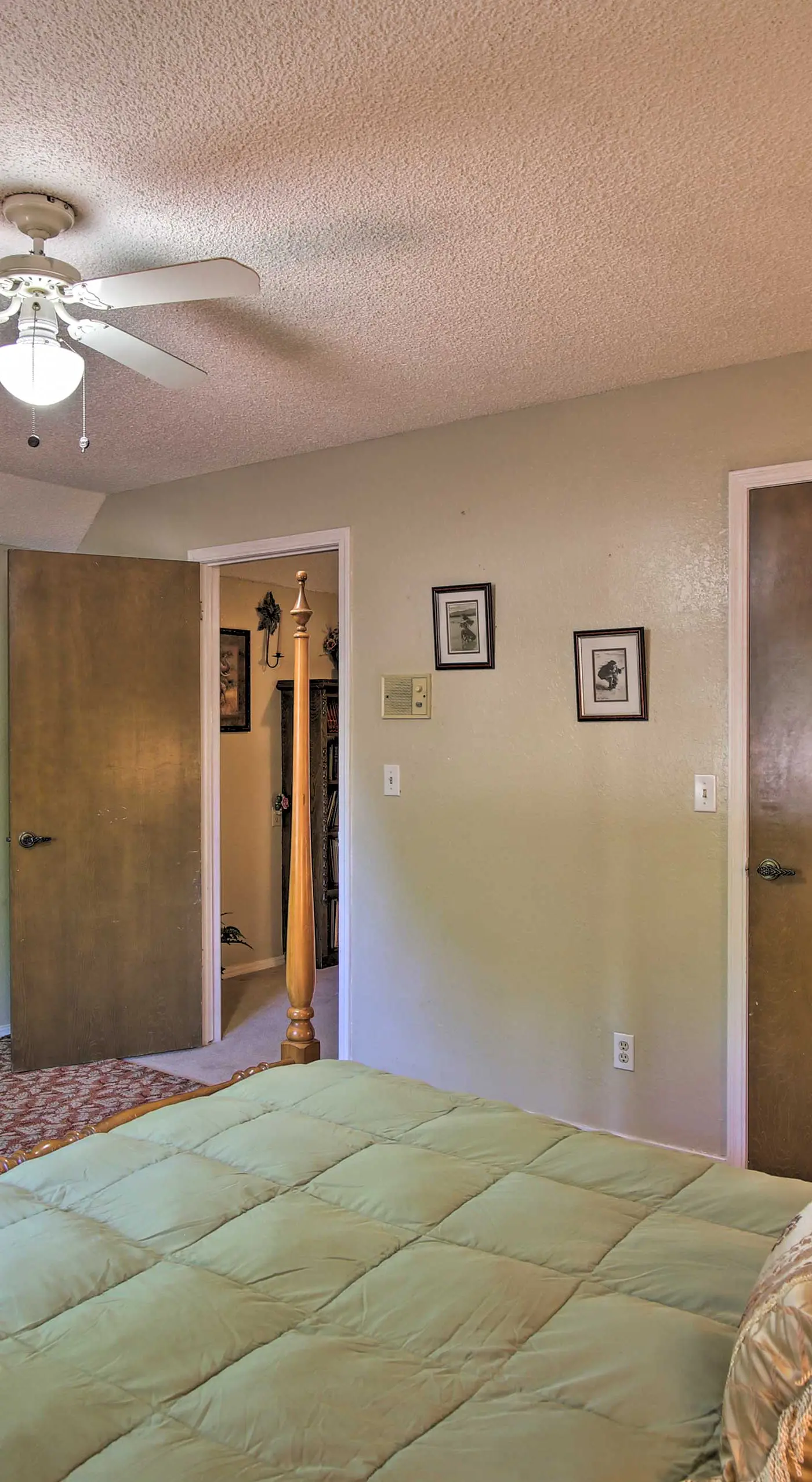 Private Home w/ Hot Tub & Patio Near Dtwn Tulsa