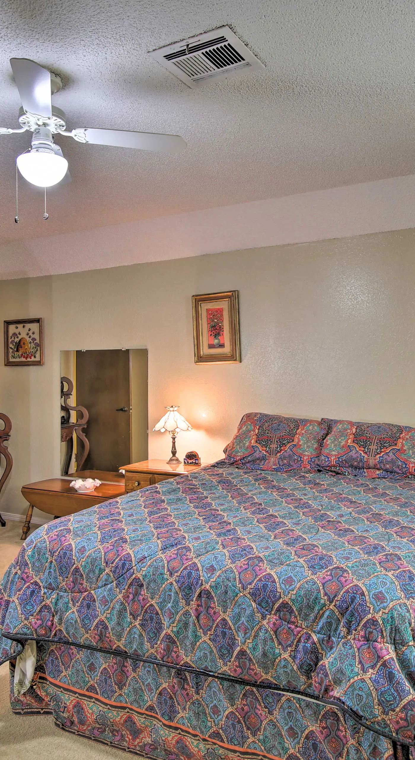 Private Home w/ Hot Tub & Patio Near Dtwn Tulsa