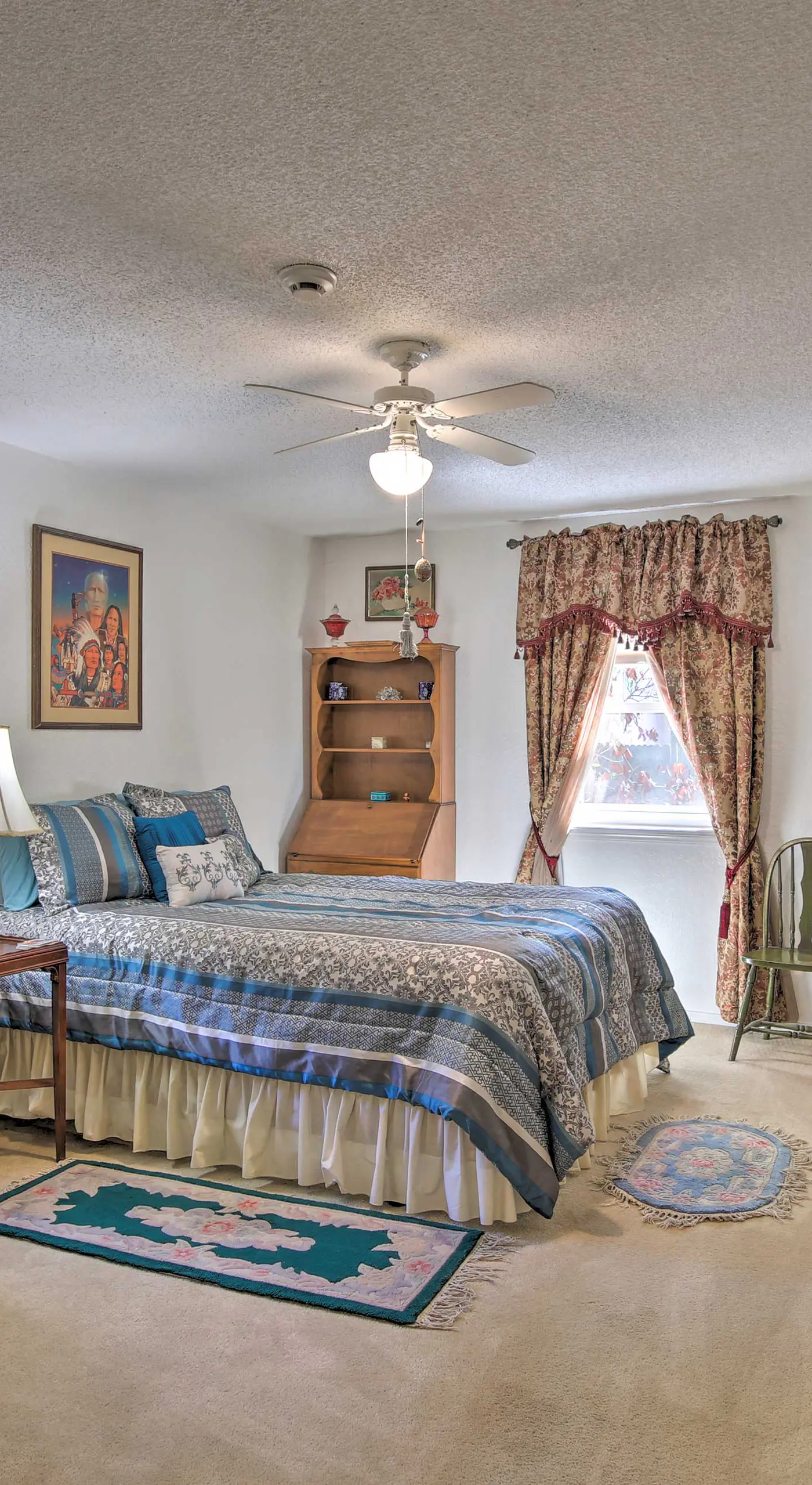 Private Home w/ Hot Tub & Patio Near Dtwn Tulsa