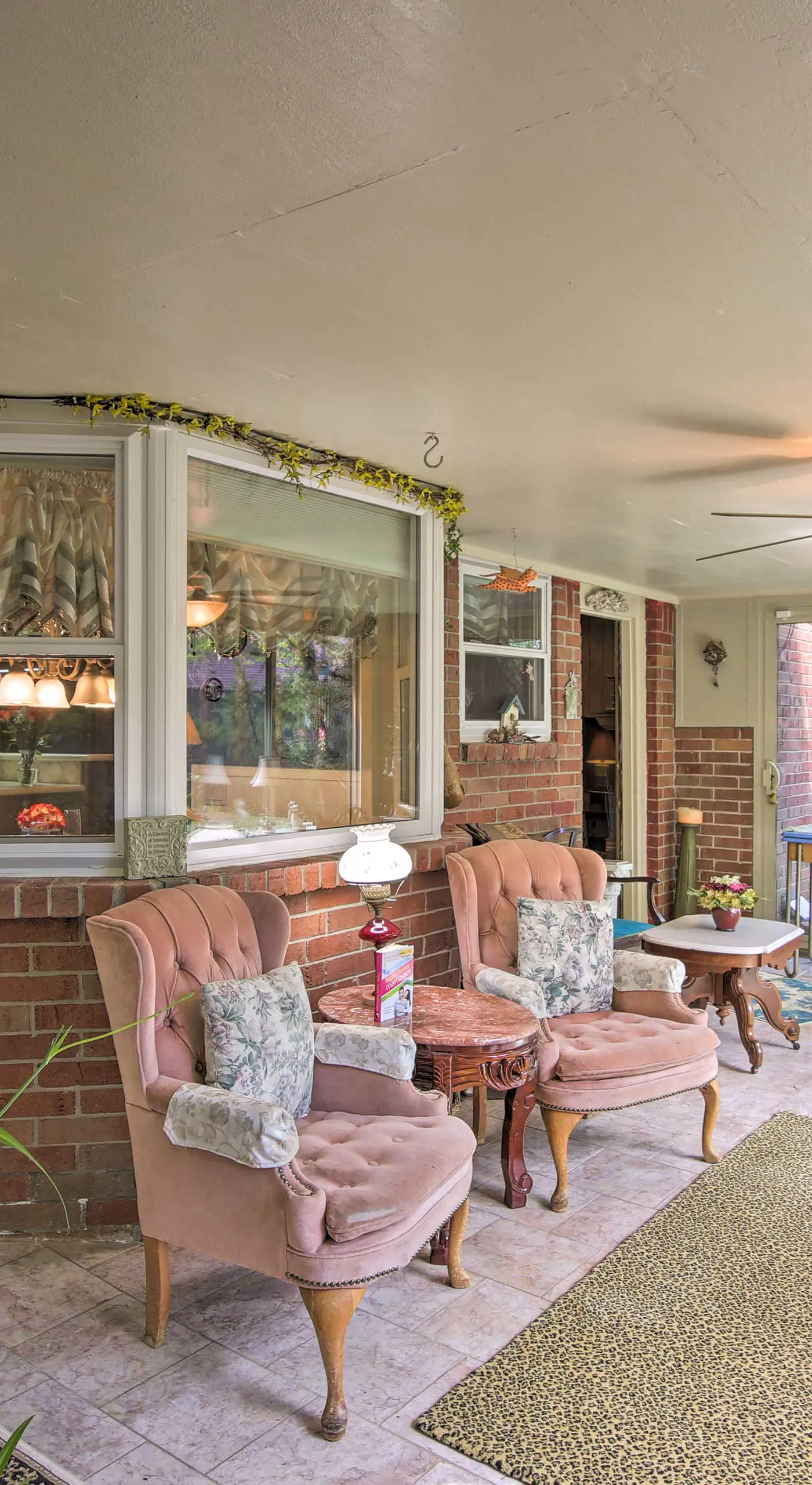Private Home w/ Hot Tub & Patio Near Dtwn Tulsa
