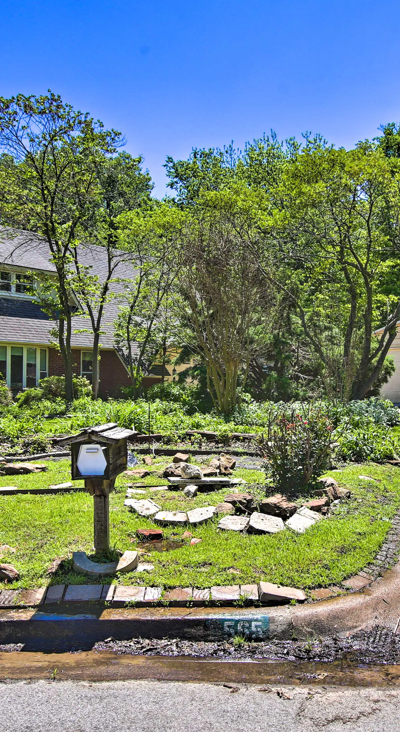 Private Home w/ Hot Tub & Patio Near Dtwn Tulsa