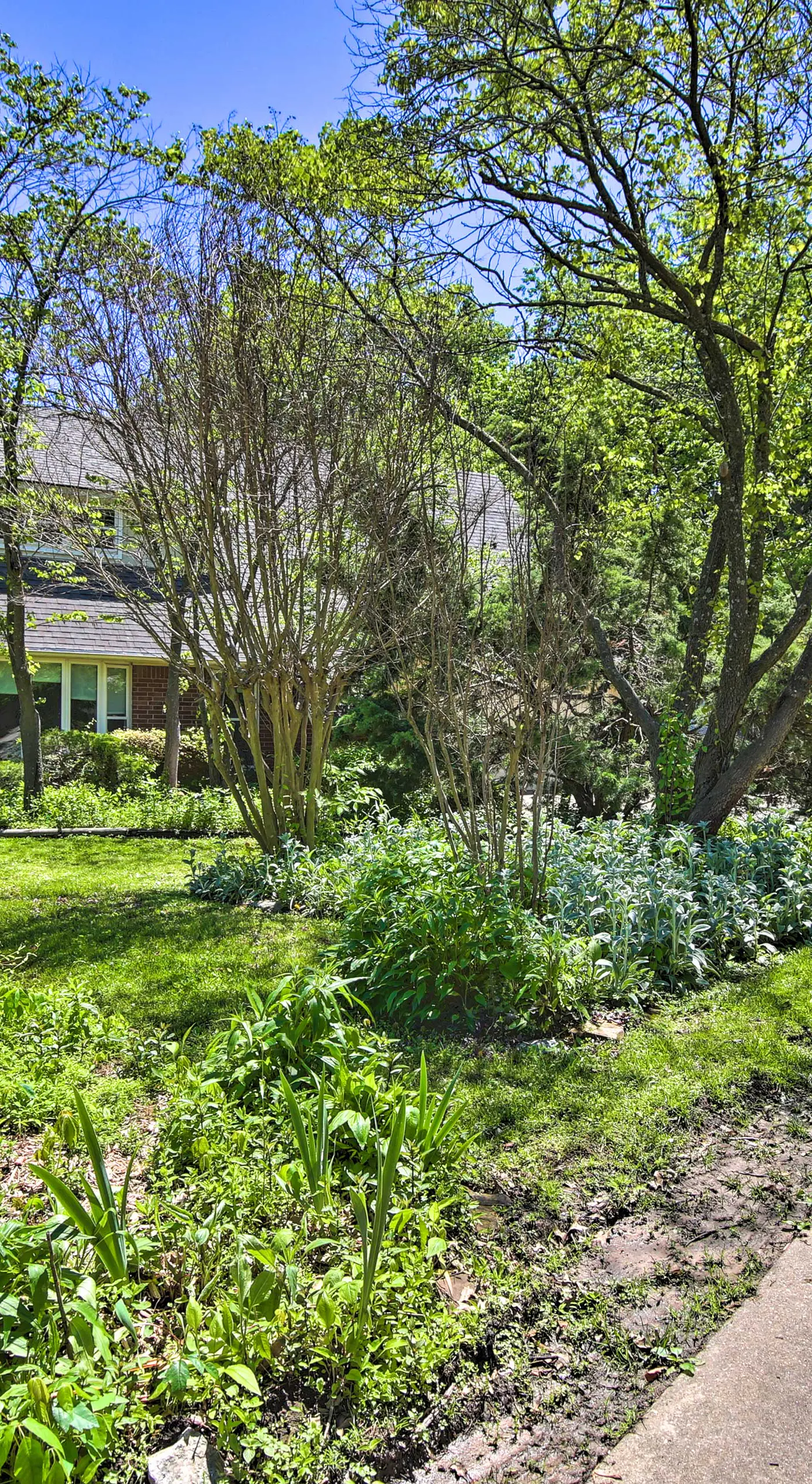 Private Home w/ Hot Tub & Patio Near Dtwn Tulsa