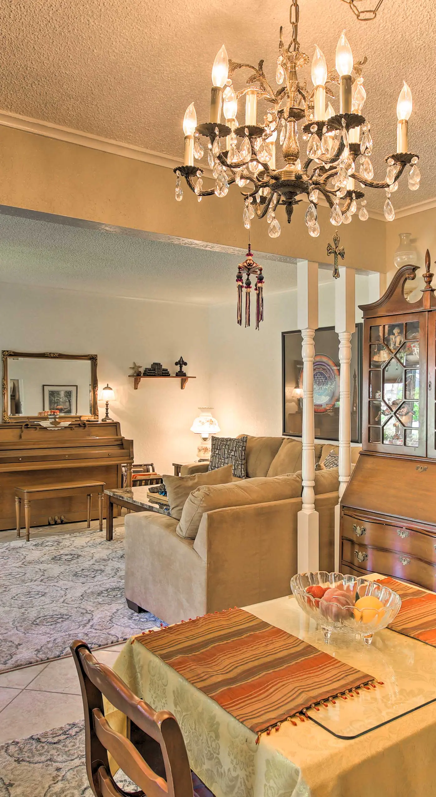 Private Home w/ Hot Tub & Patio Near Dtwn Tulsa