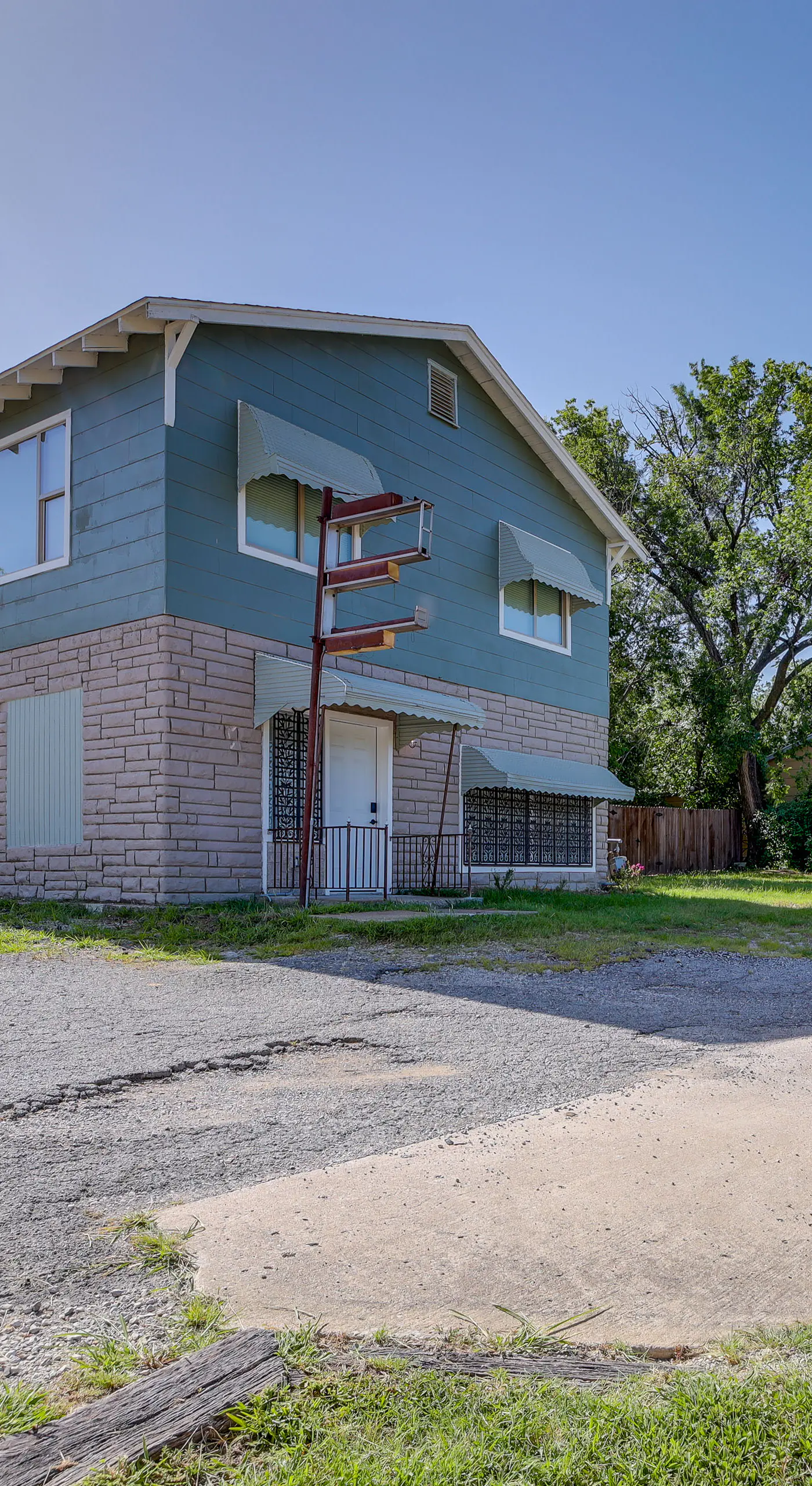Visit Route 66: Haunted Historic Retreat in Tulsa!