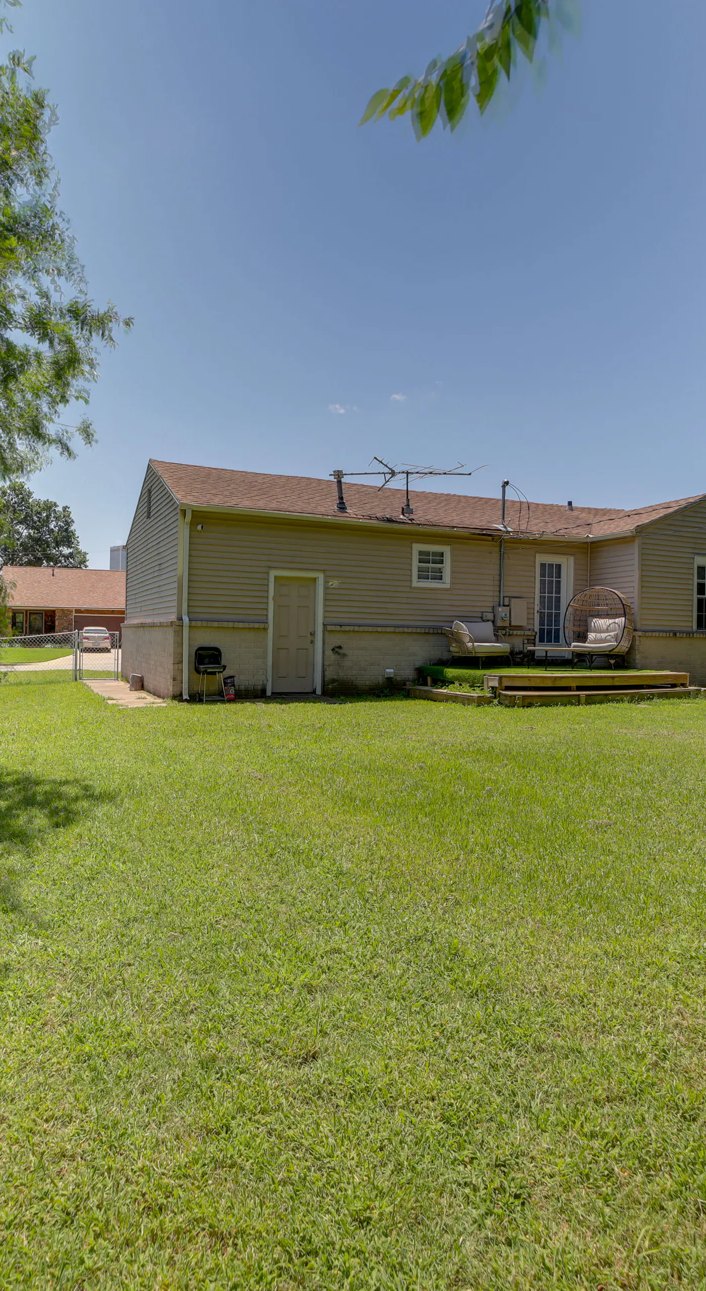 1 Mi to Tulsa Arts District: Home w/ Yard!