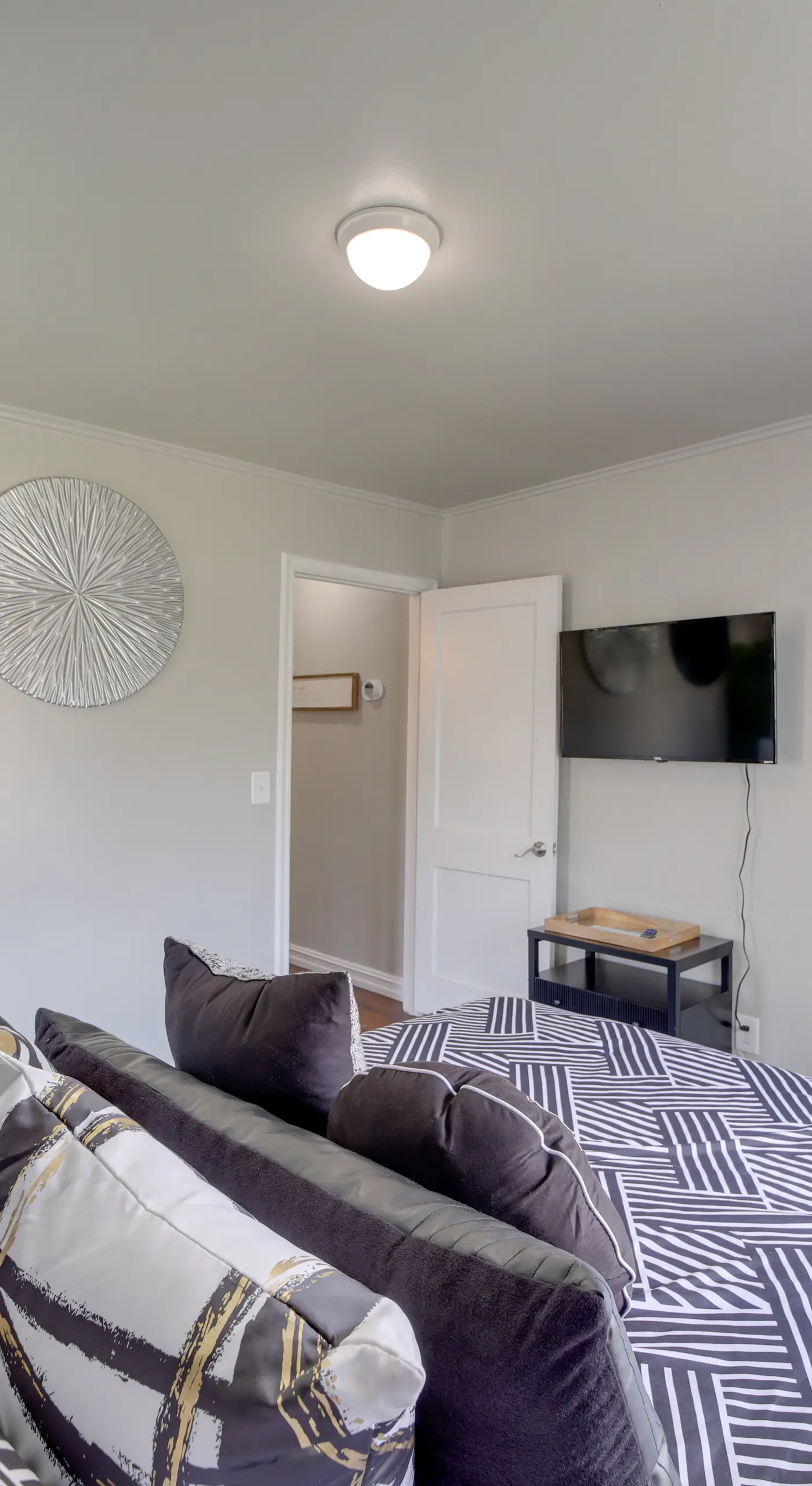 1 Mi to Tulsa Arts District: Home w/ Yard!