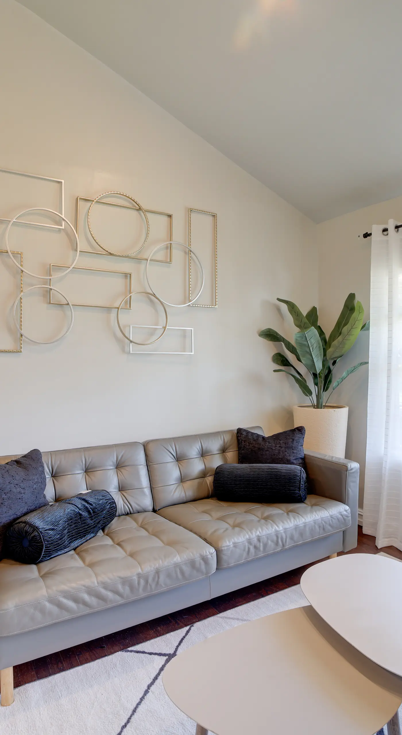 1 Mi to Tulsa Arts District: Home w/ Yard!