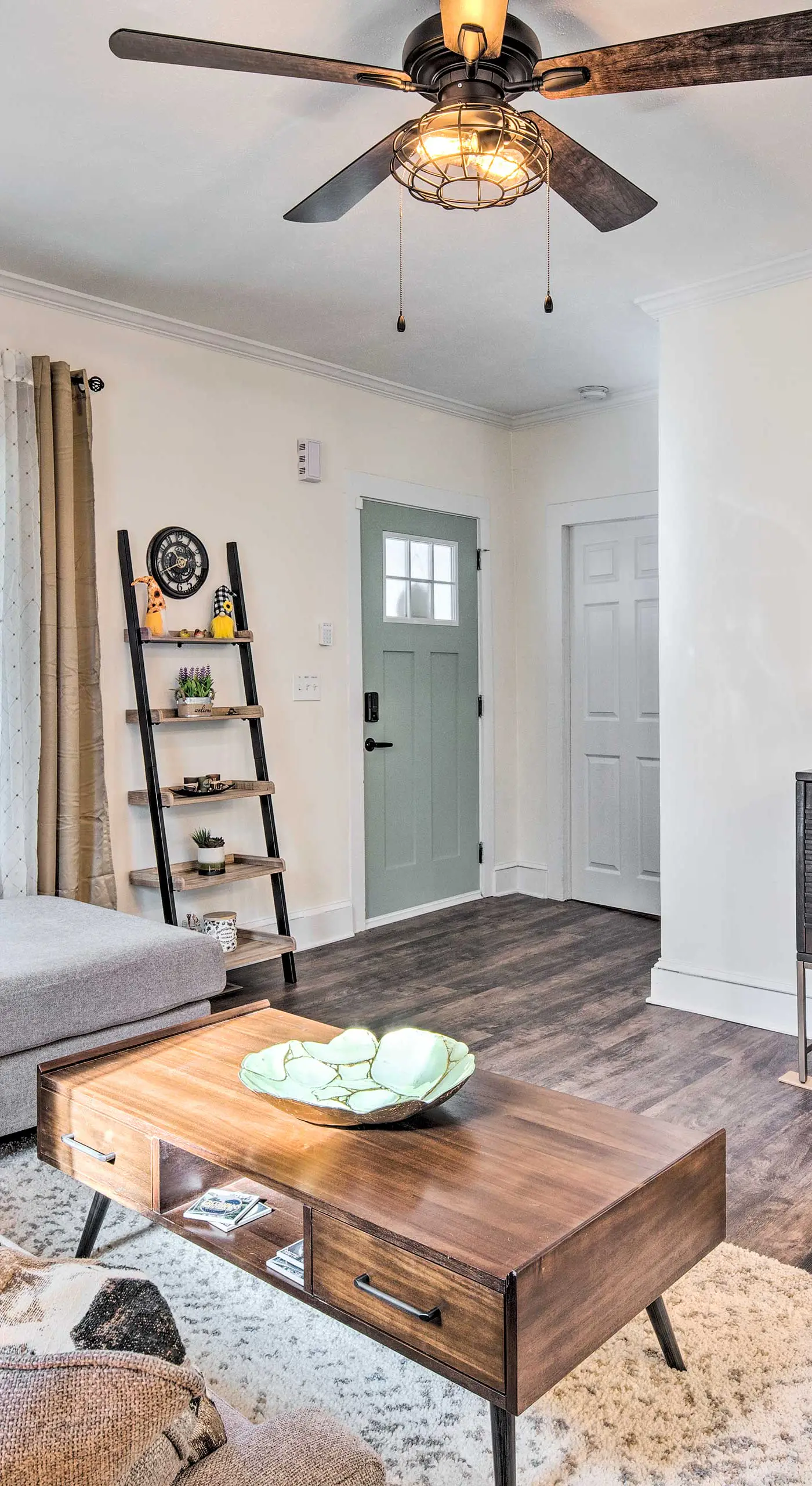 Greenville Escape w/ Deck + Fire Pit!