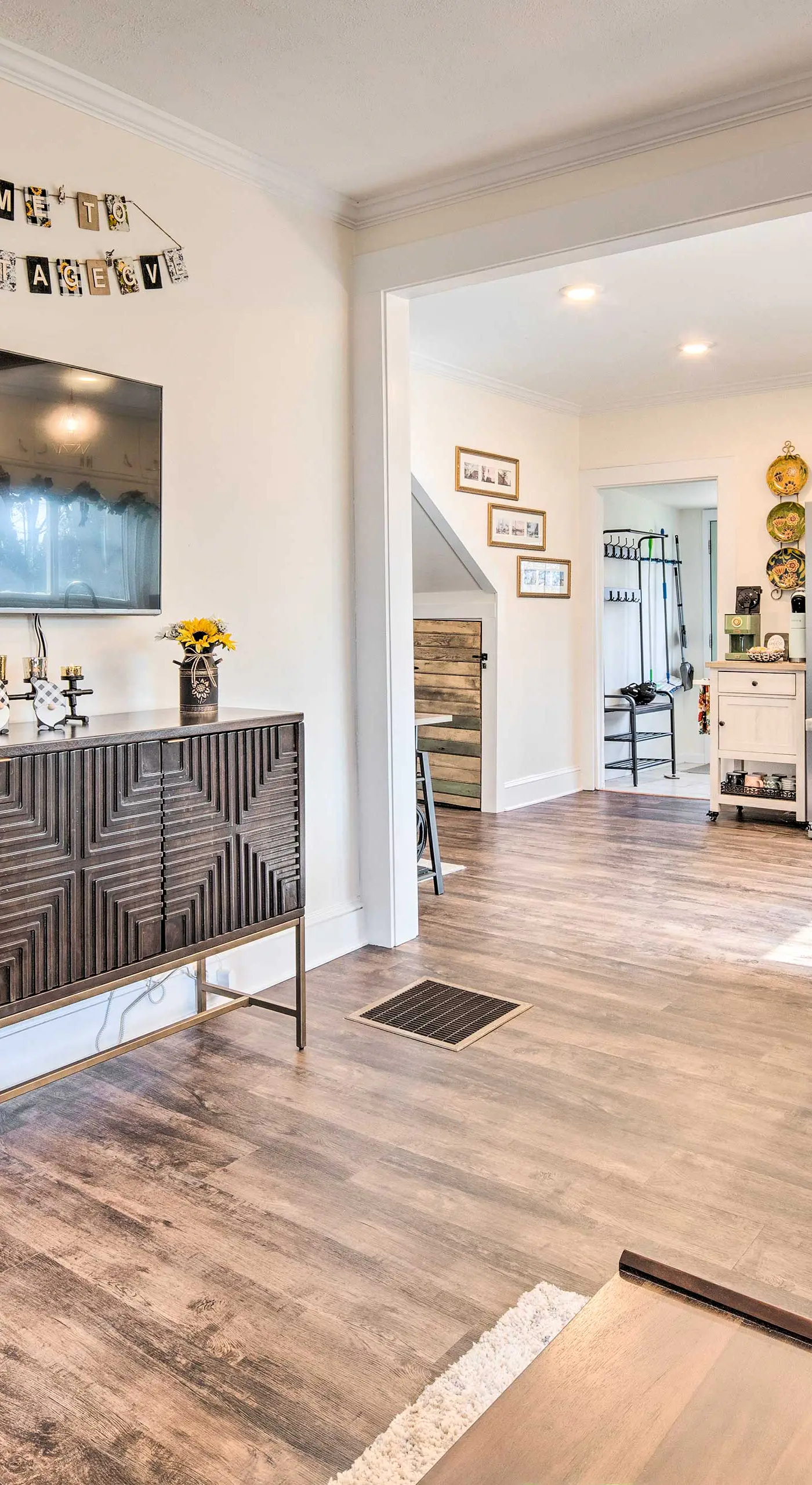 Greenville Escape w/ Deck + Fire Pit!
