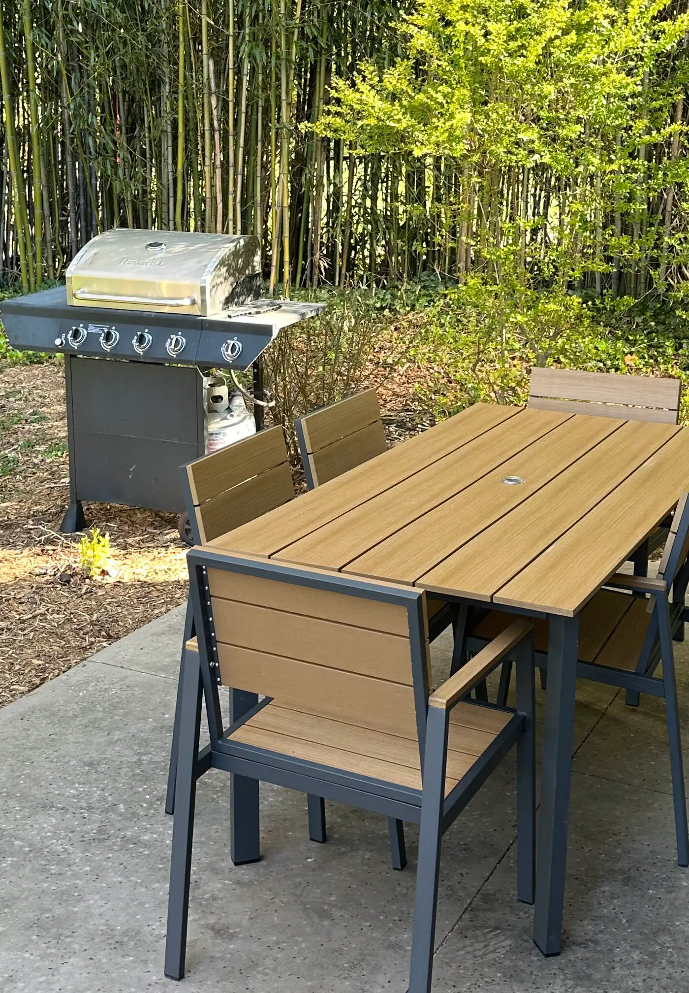 4 Mi to Dtwn Greenville: Group-Ready Home w/ Yard