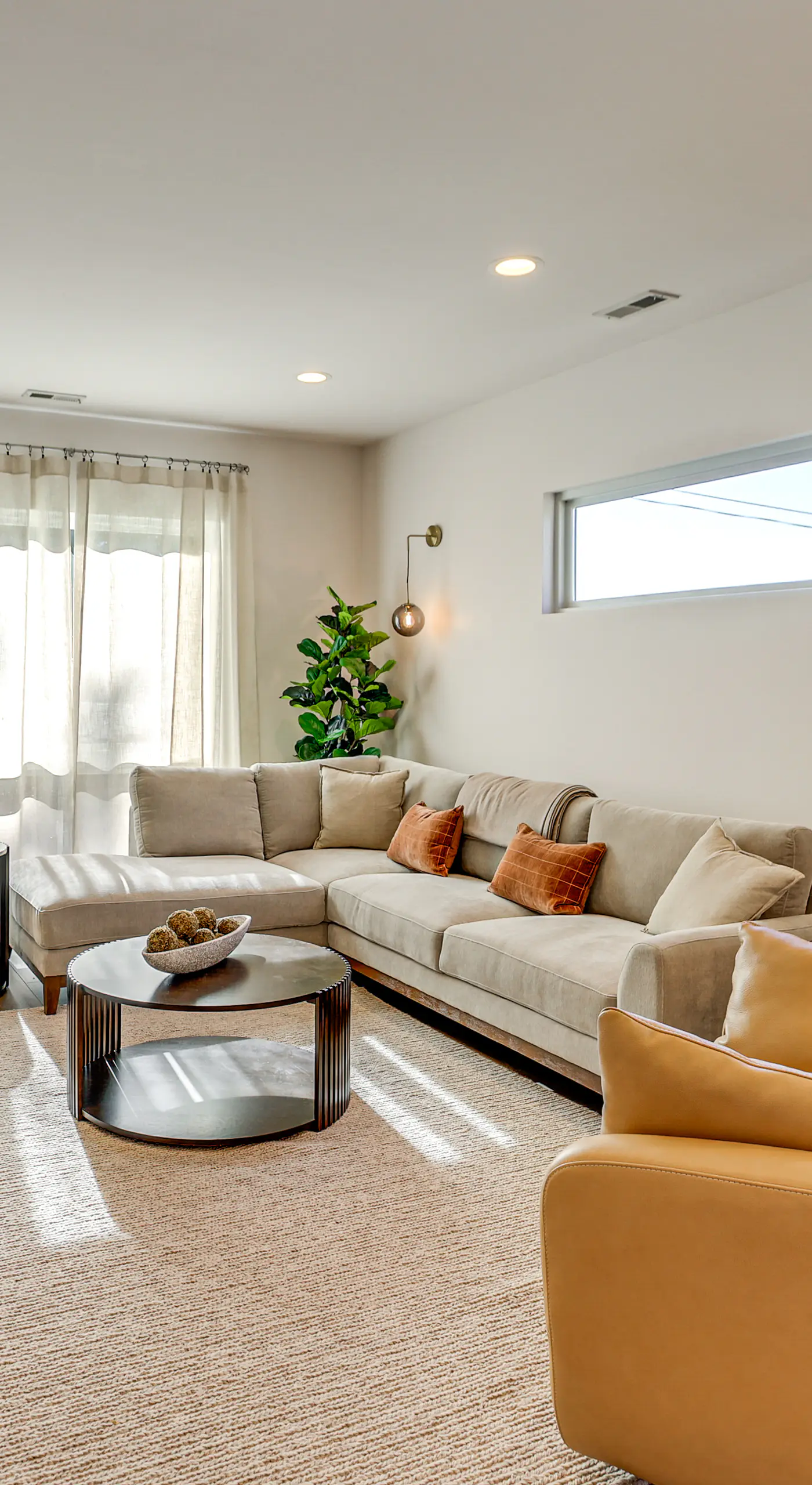 4 Mi to Dtwn Greenville: Group-Ready Home w/ Yard