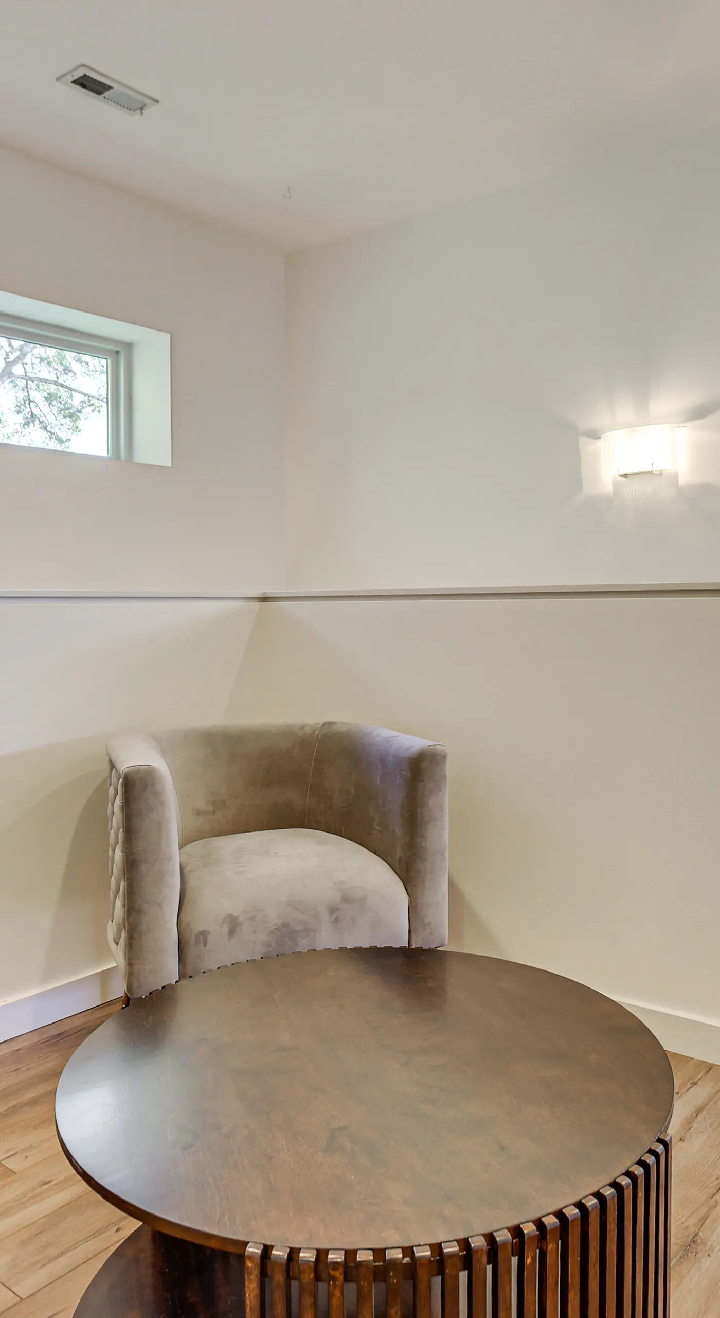 4 Mi to Dtwn Greenville: Group-Ready Home w/ Yard