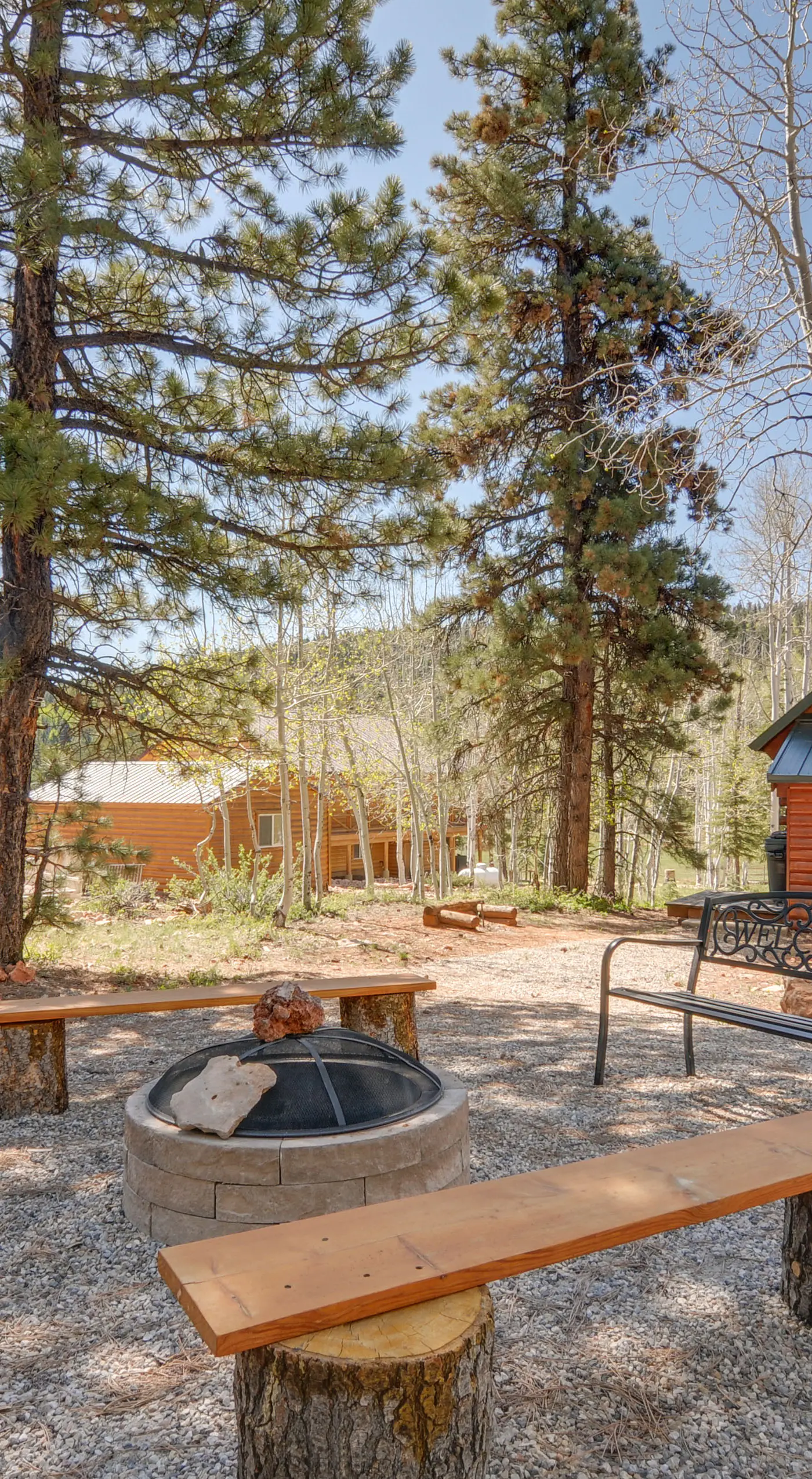 'Aspen Meadow Cabin' ~ 9 Miles Outside Duck Creek
