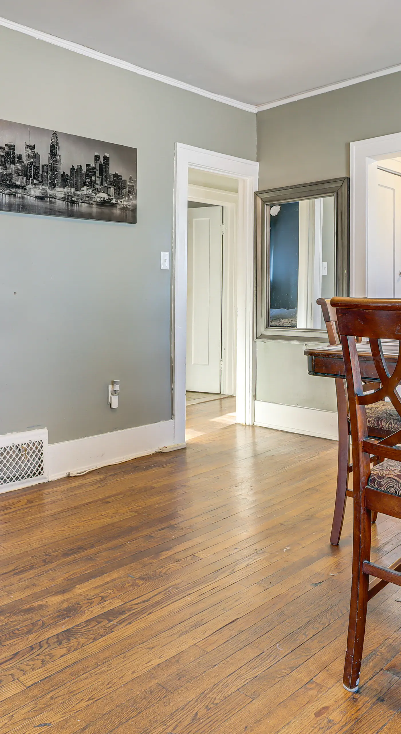 Urban Retreat 1 Mi to Riverfront! Detroit Duplex