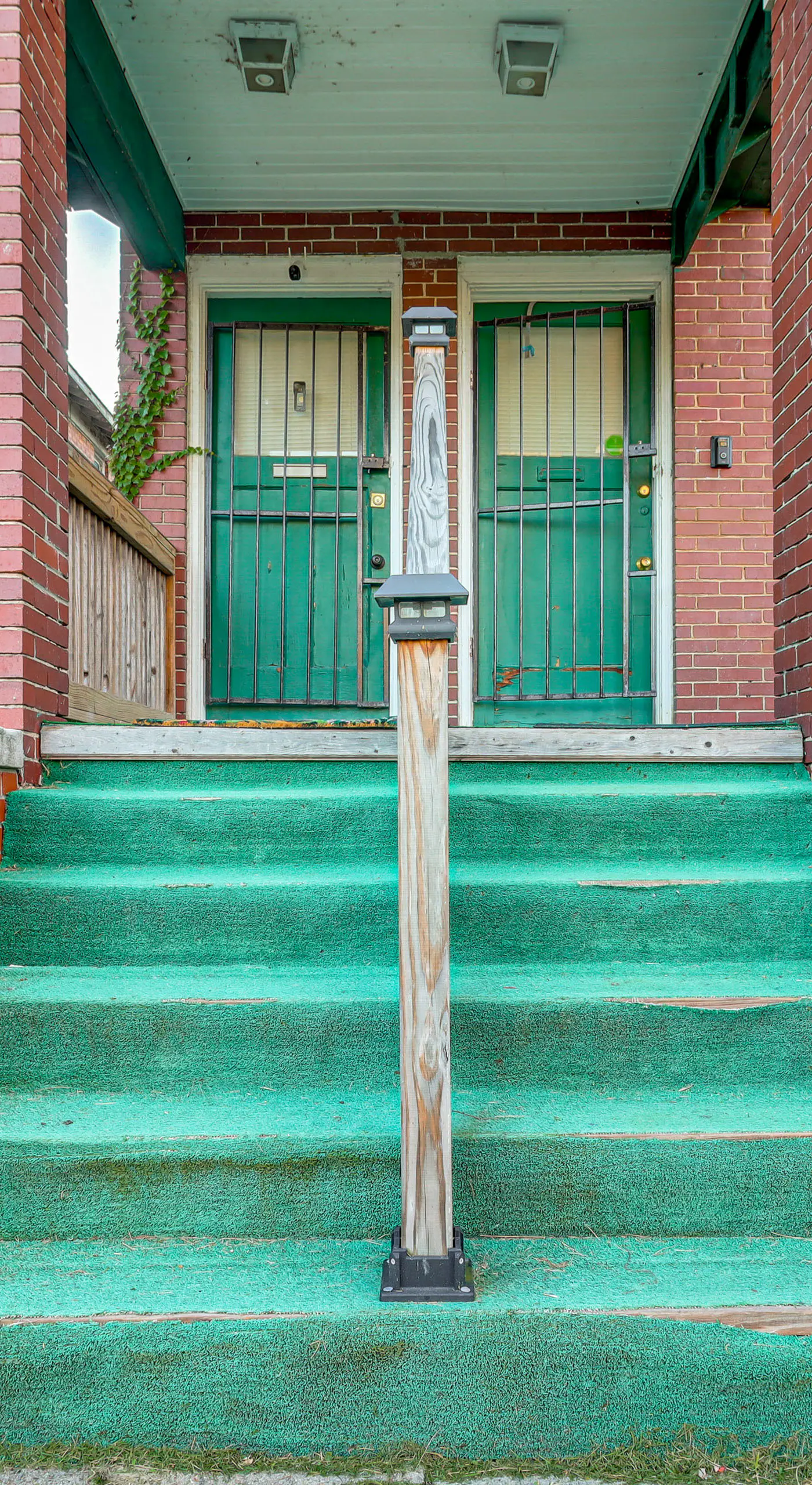 Urban Retreat 1 Mi to Riverfront! Detroit Duplex