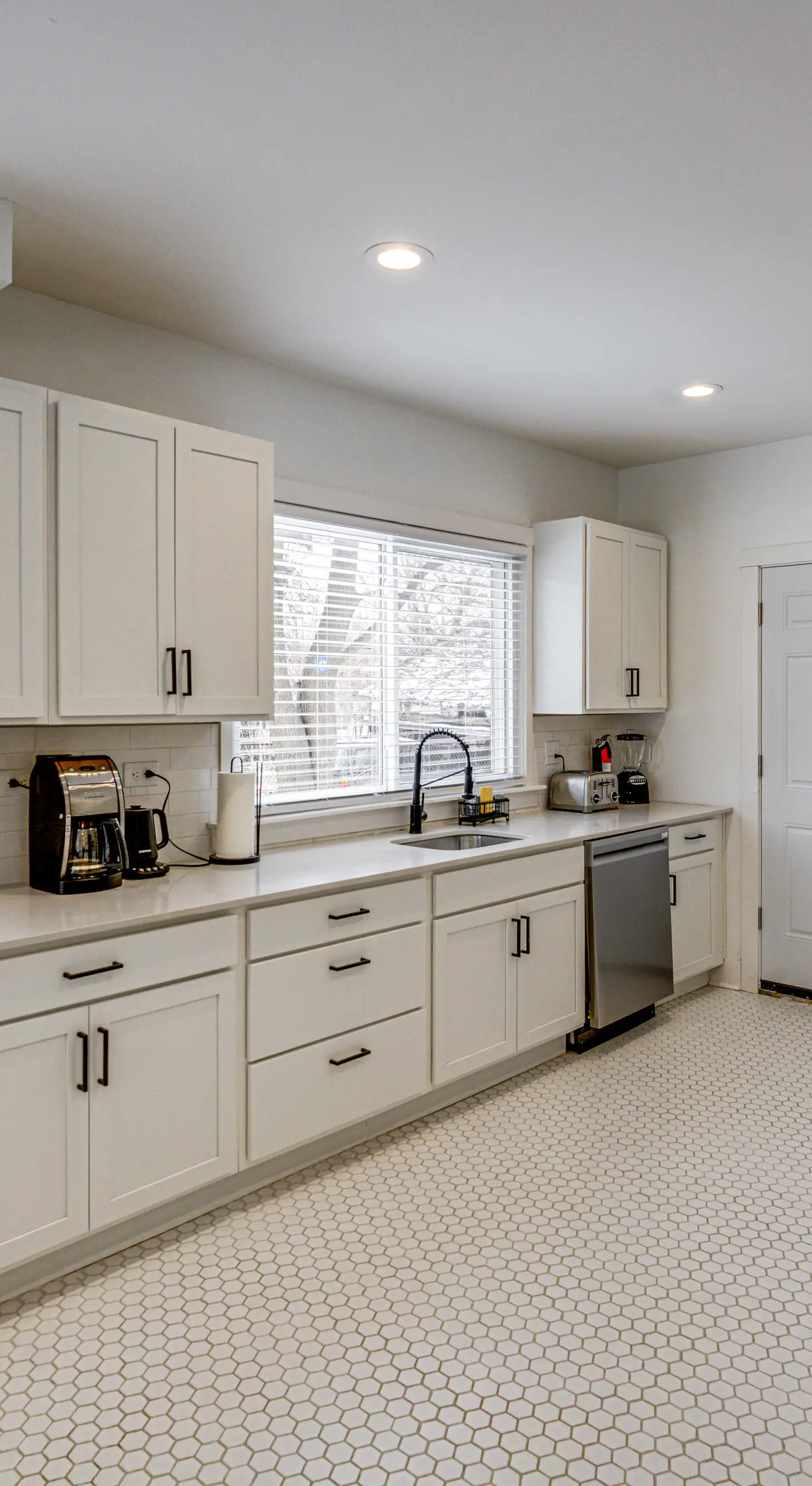 Spacious & Updated Group Getaway in Detroit!