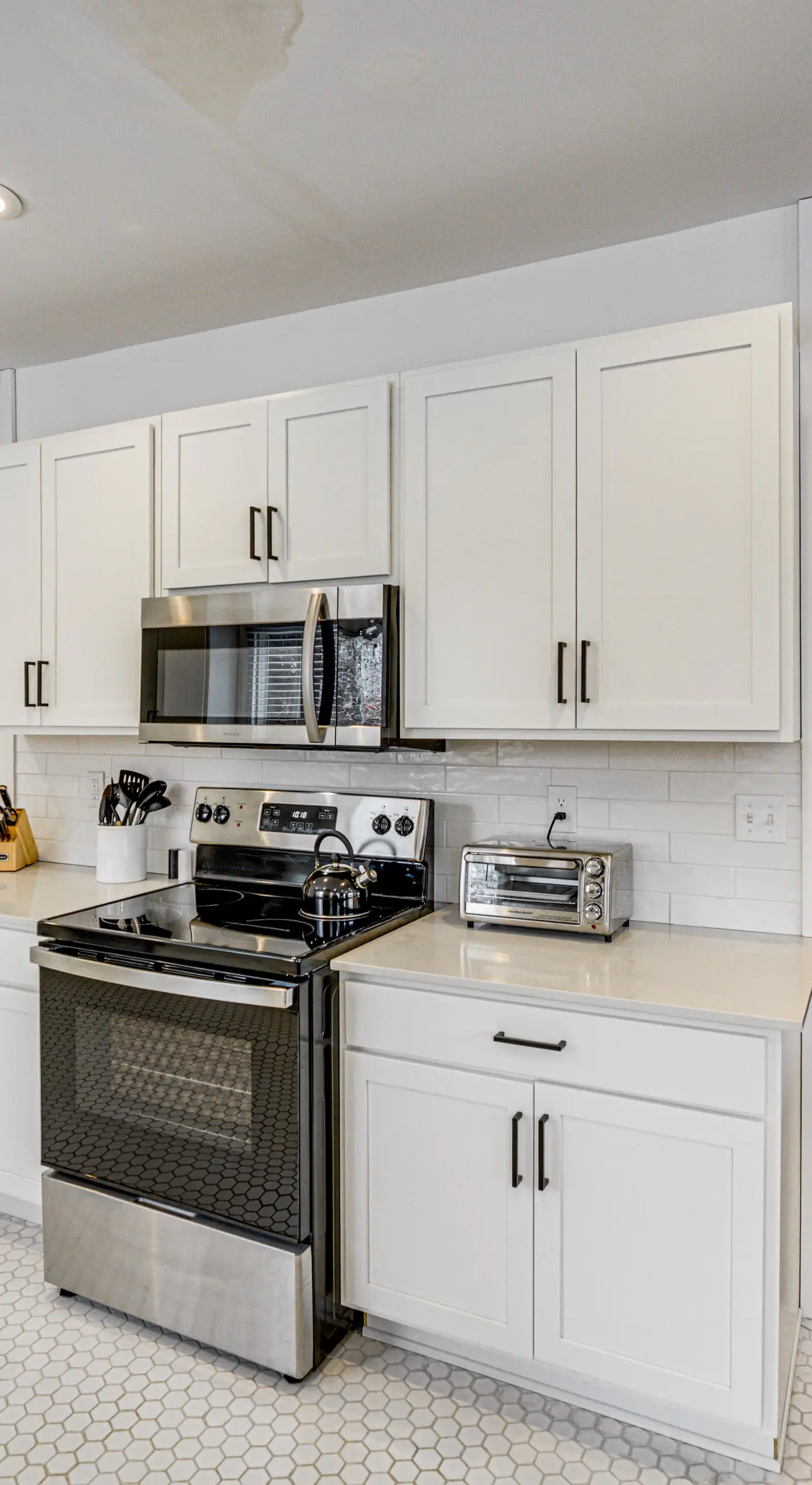 Spacious & Updated Group Getaway in Detroit!