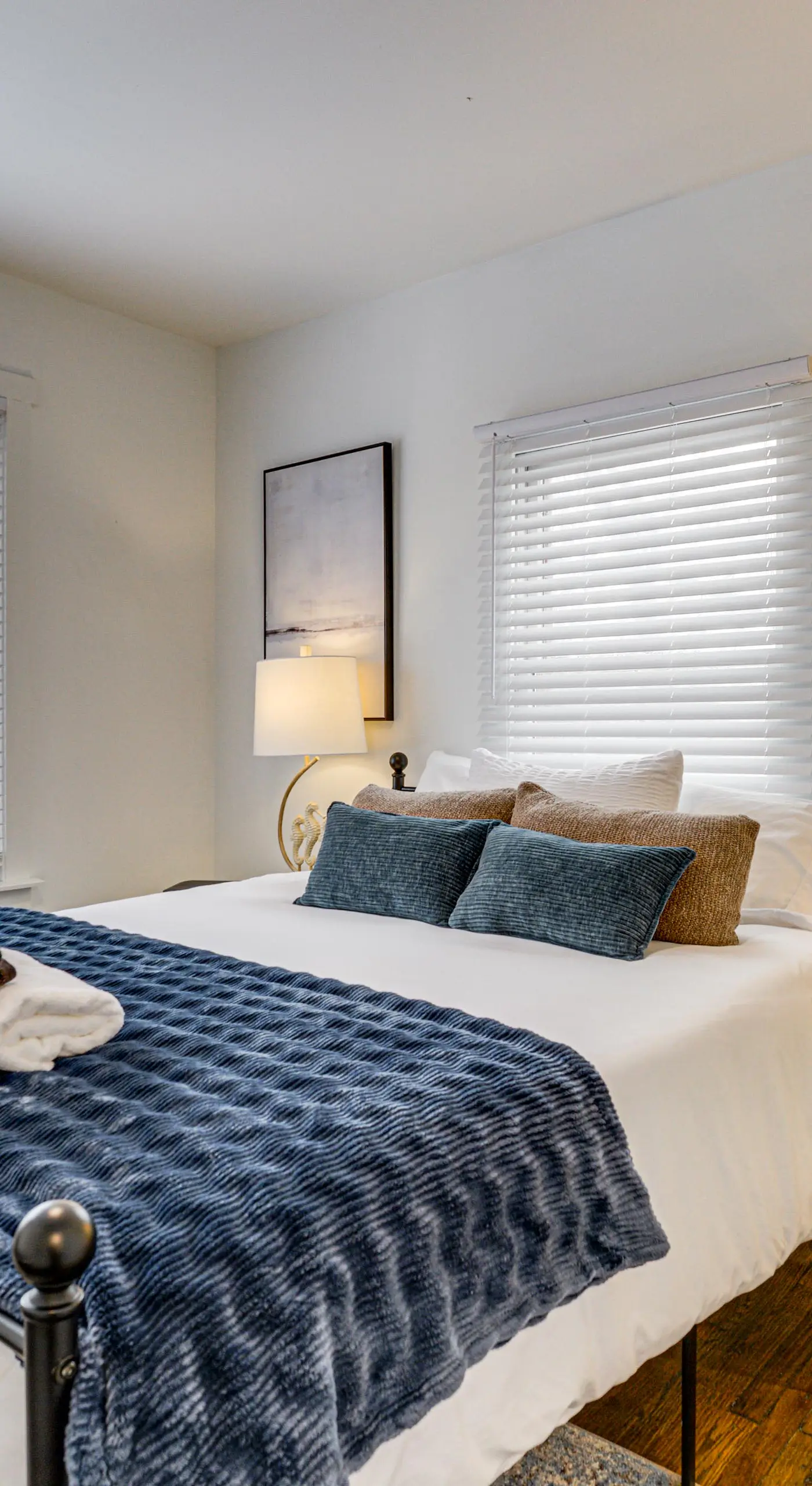Spacious & Updated Group Getaway in Detroit!