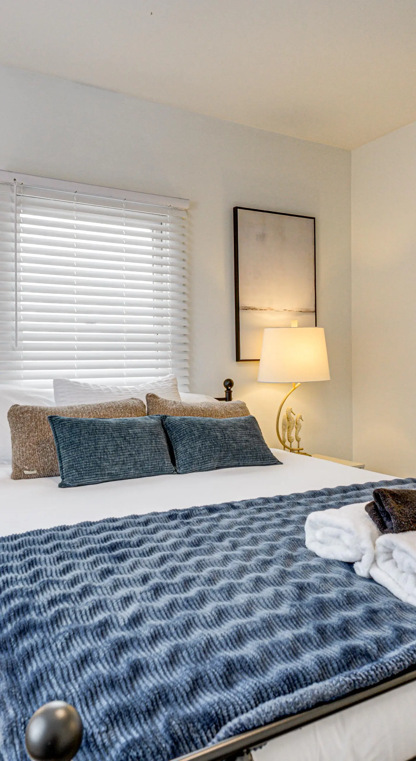 Spacious & Updated Group Getaway in Detroit!