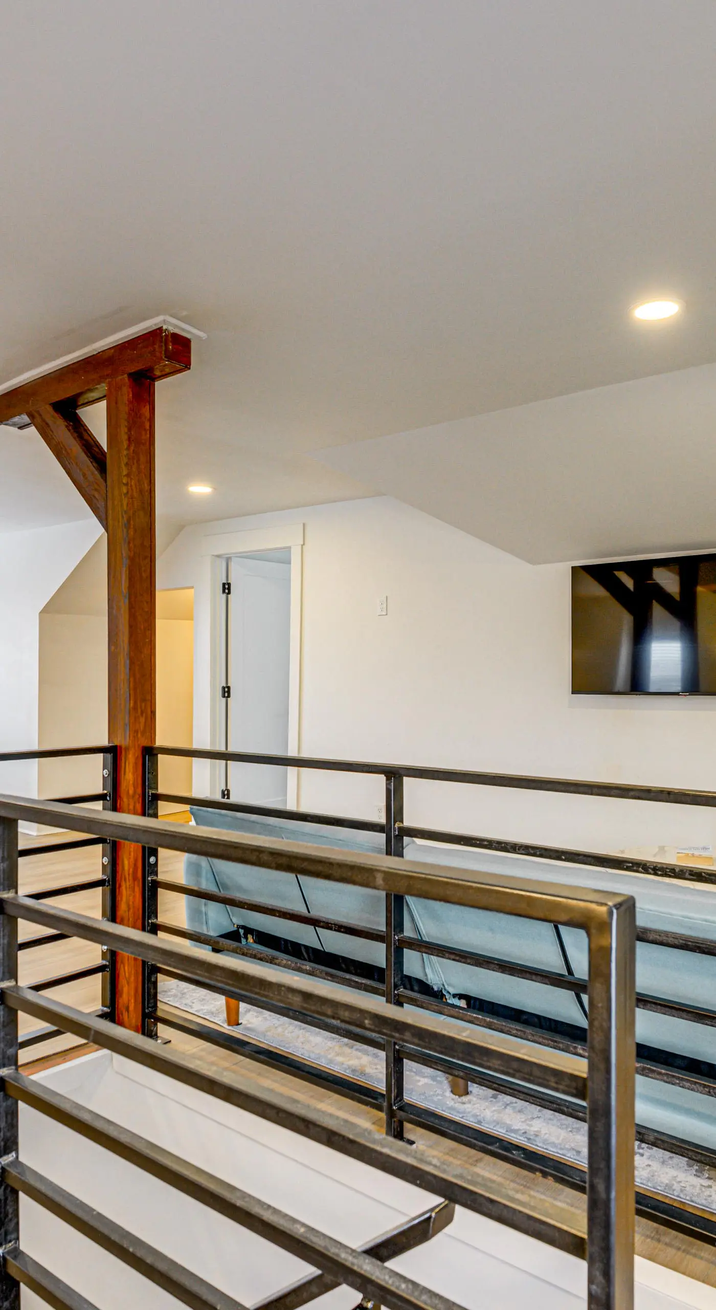 Spacious & Updated Group Getaway in Detroit!
